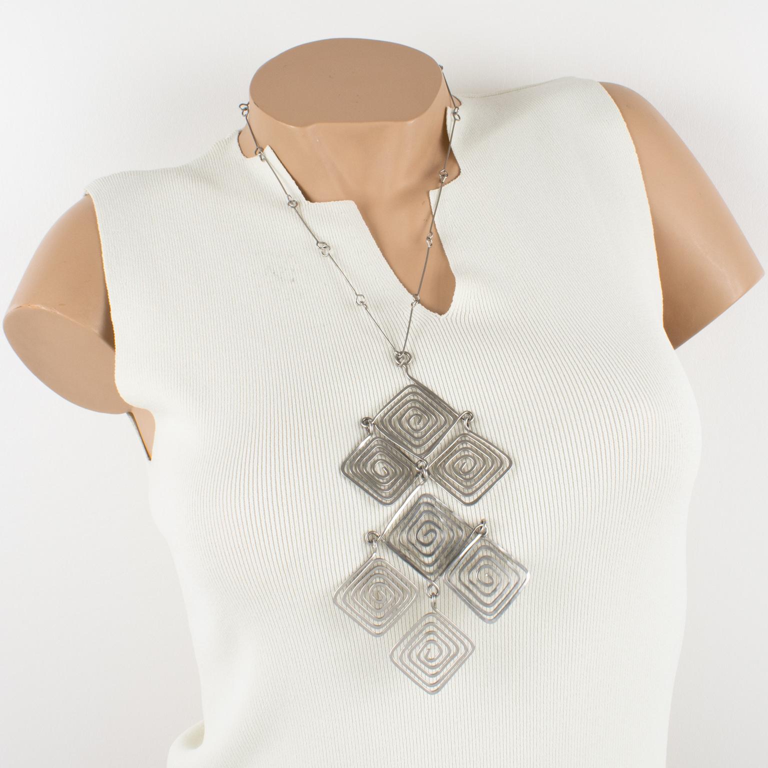 Mid Century Space Age Chrome Modernist Wire Necklace with Geometric Pendant In Good Condition For Sale In Atlanta, GA
