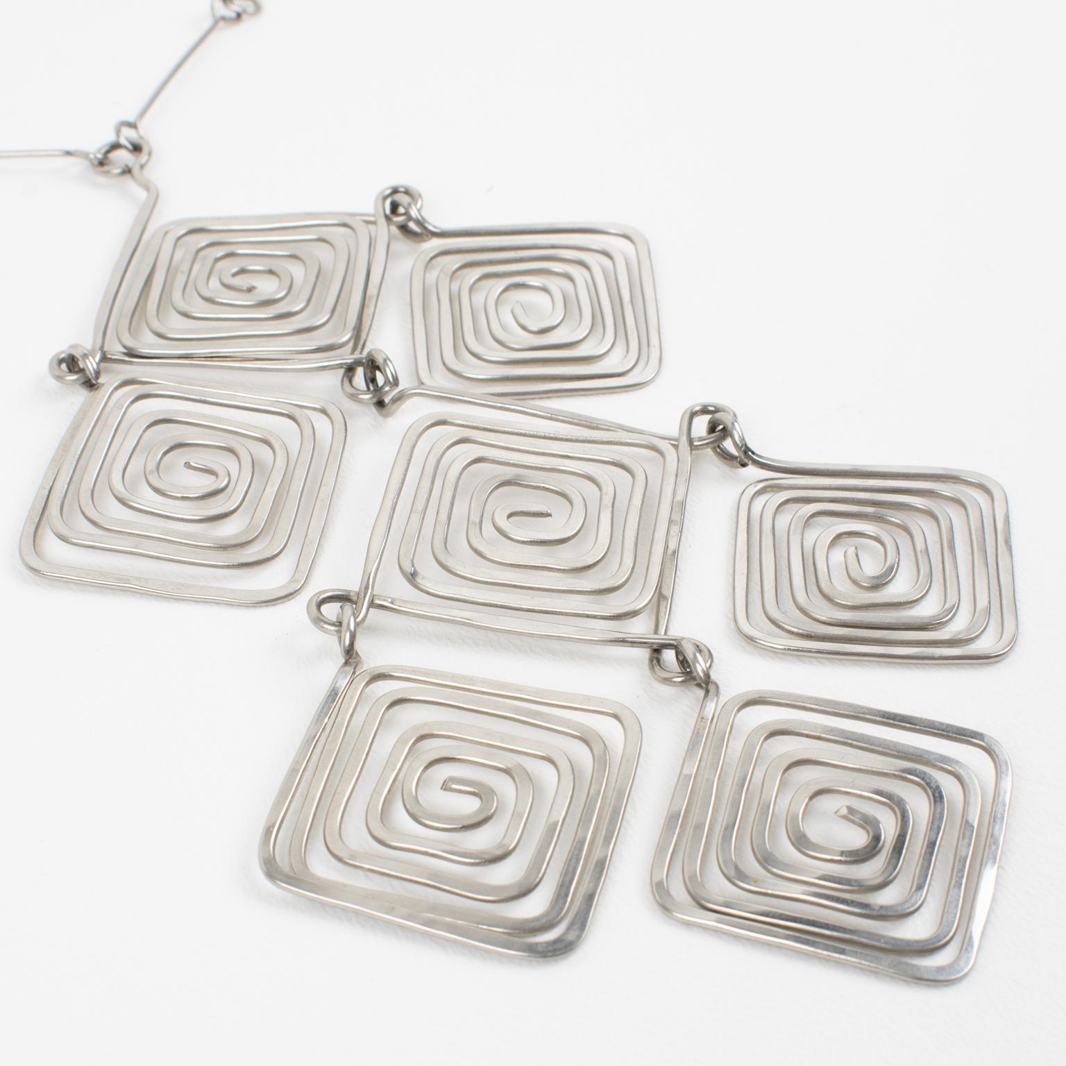 Mid Century Space Age Chrome Modernist Wire Necklace with Geometric Pendant For Sale 1