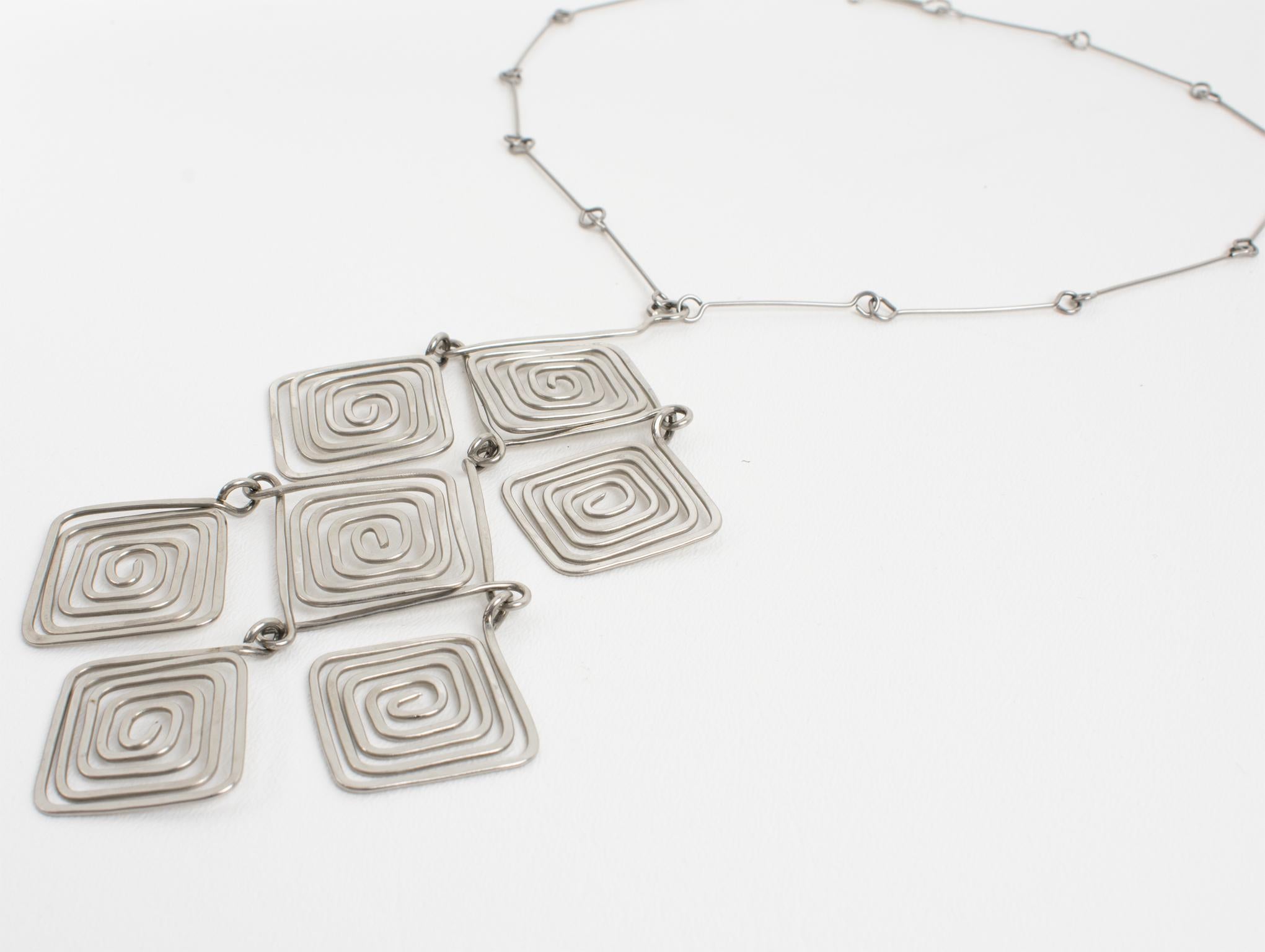 Mid Century Space Age Chrome Modernist Wire Necklace with Geometric Pendant For Sale 2