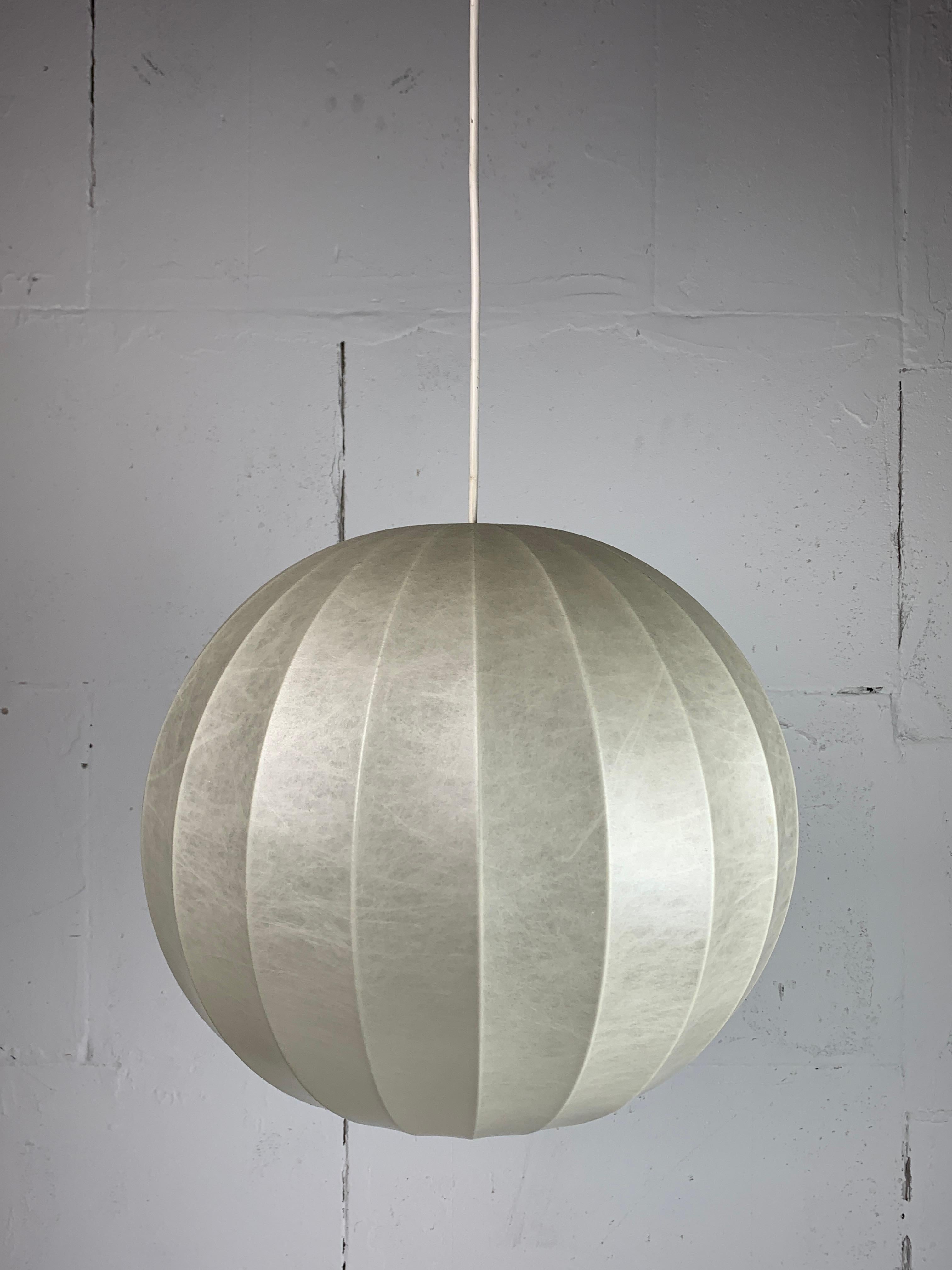 Lampada a sospensione Cocoon di metà secolo A Space AGE, 1960 in vendita 3