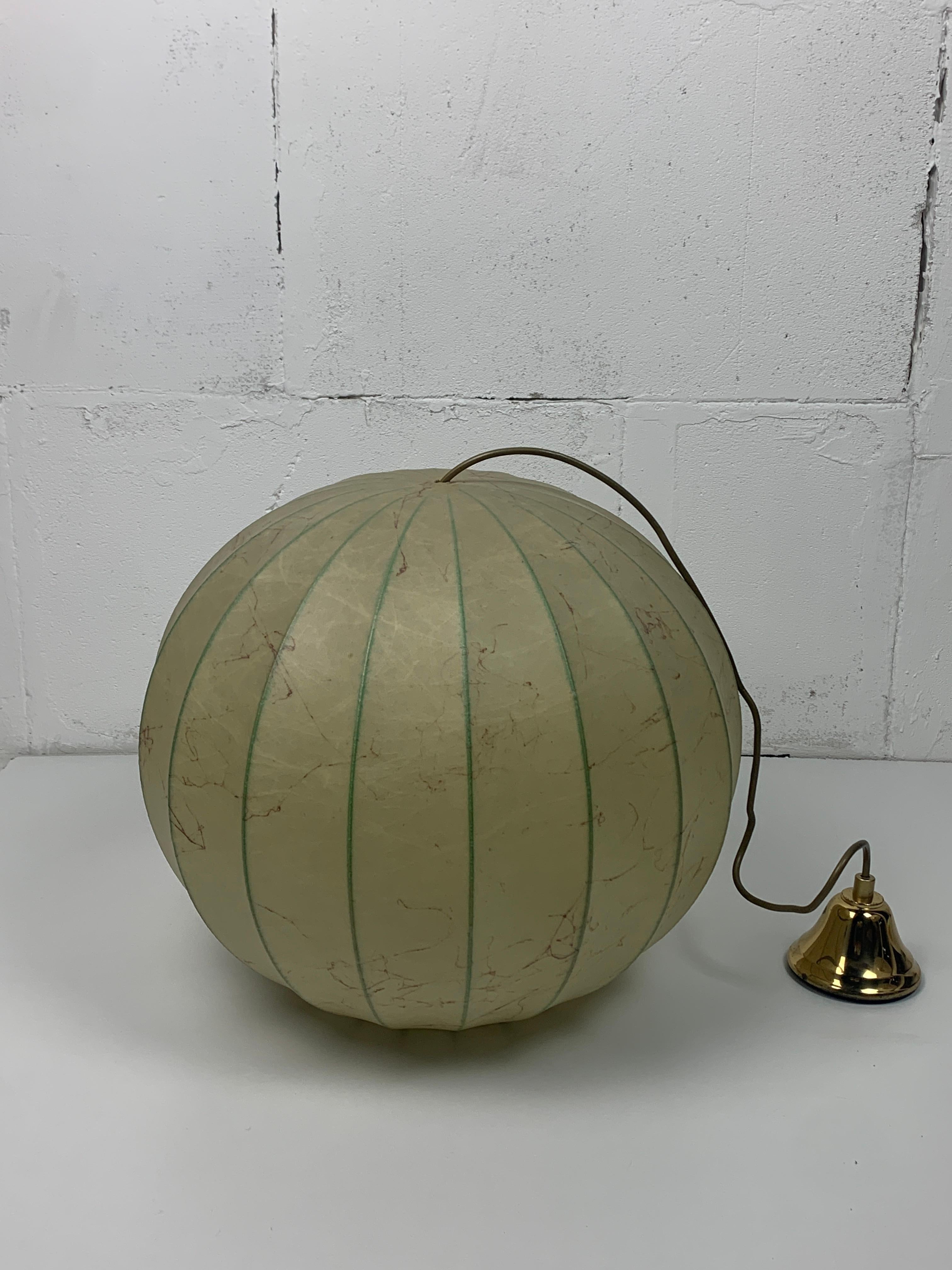 Lampada a sospensione Cocoon di metà secolo A Space AGE, 1960 in vendita 6