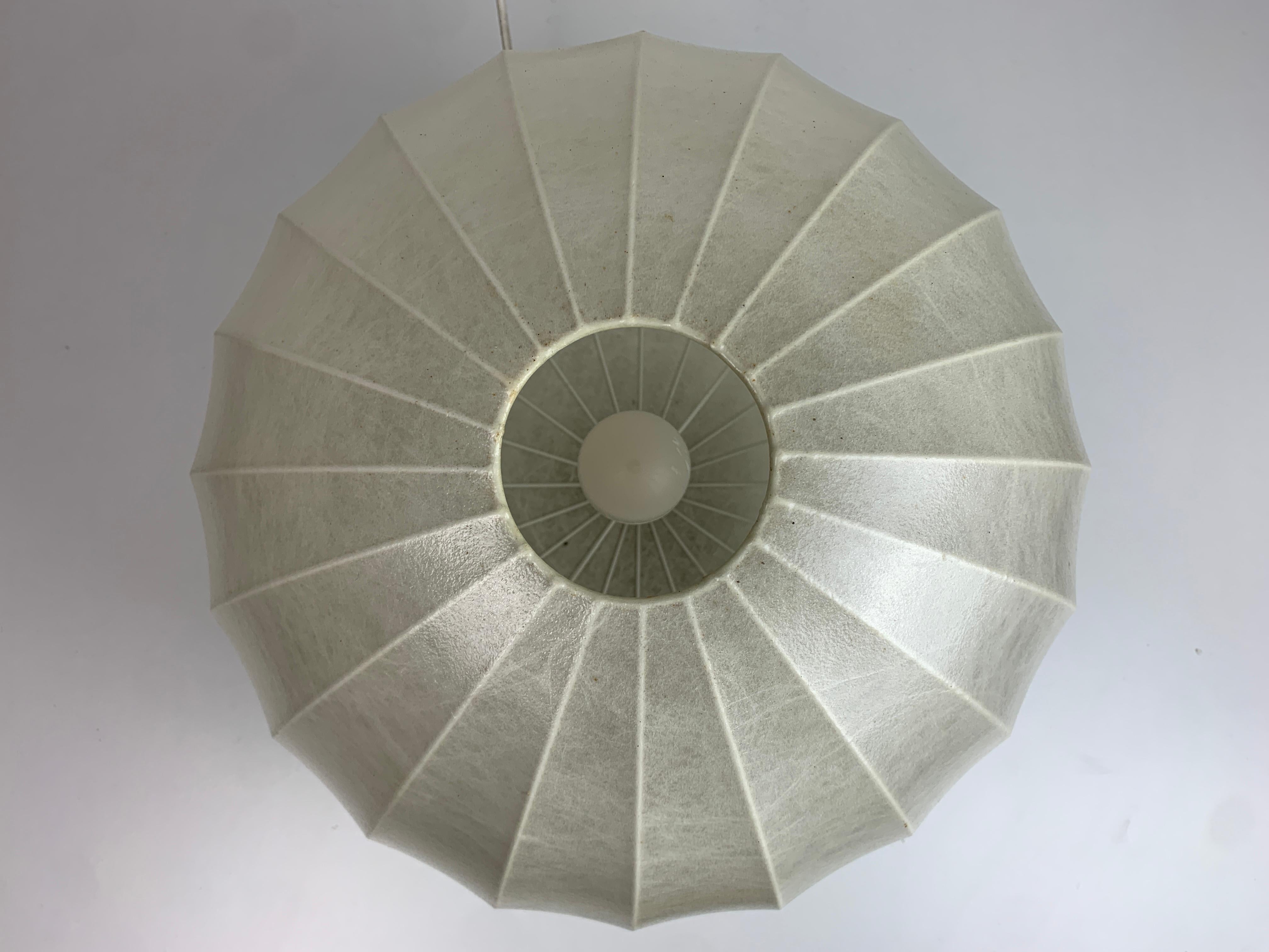 Lampada a sospensione Cocoon di metà secolo A Space AGE, 1960 in vendita 8