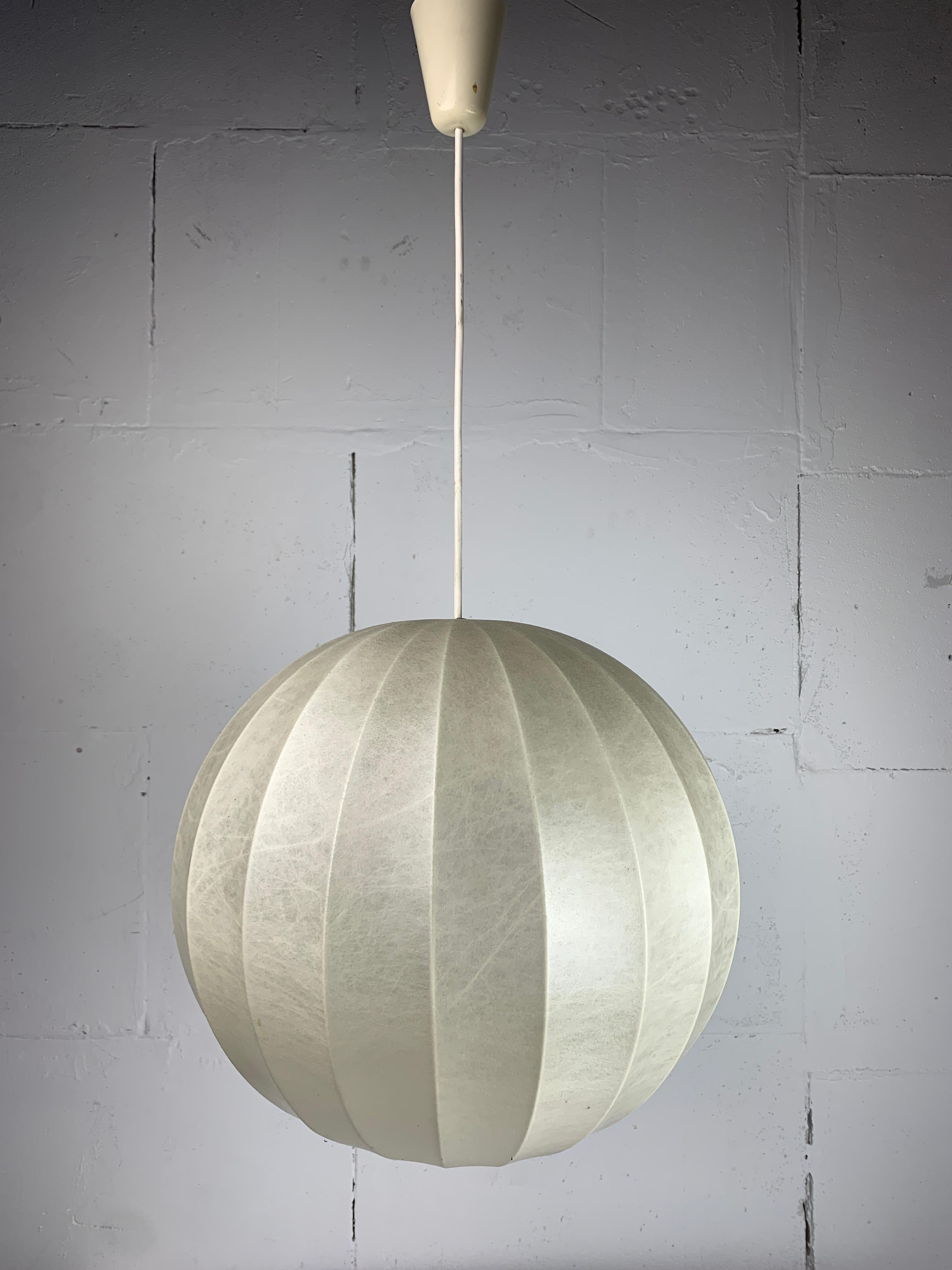 Lampada a sospensione Cocoon di metà secolo A Space AGE, 1960 In condizioni buone in vendita a Zaandam, NL