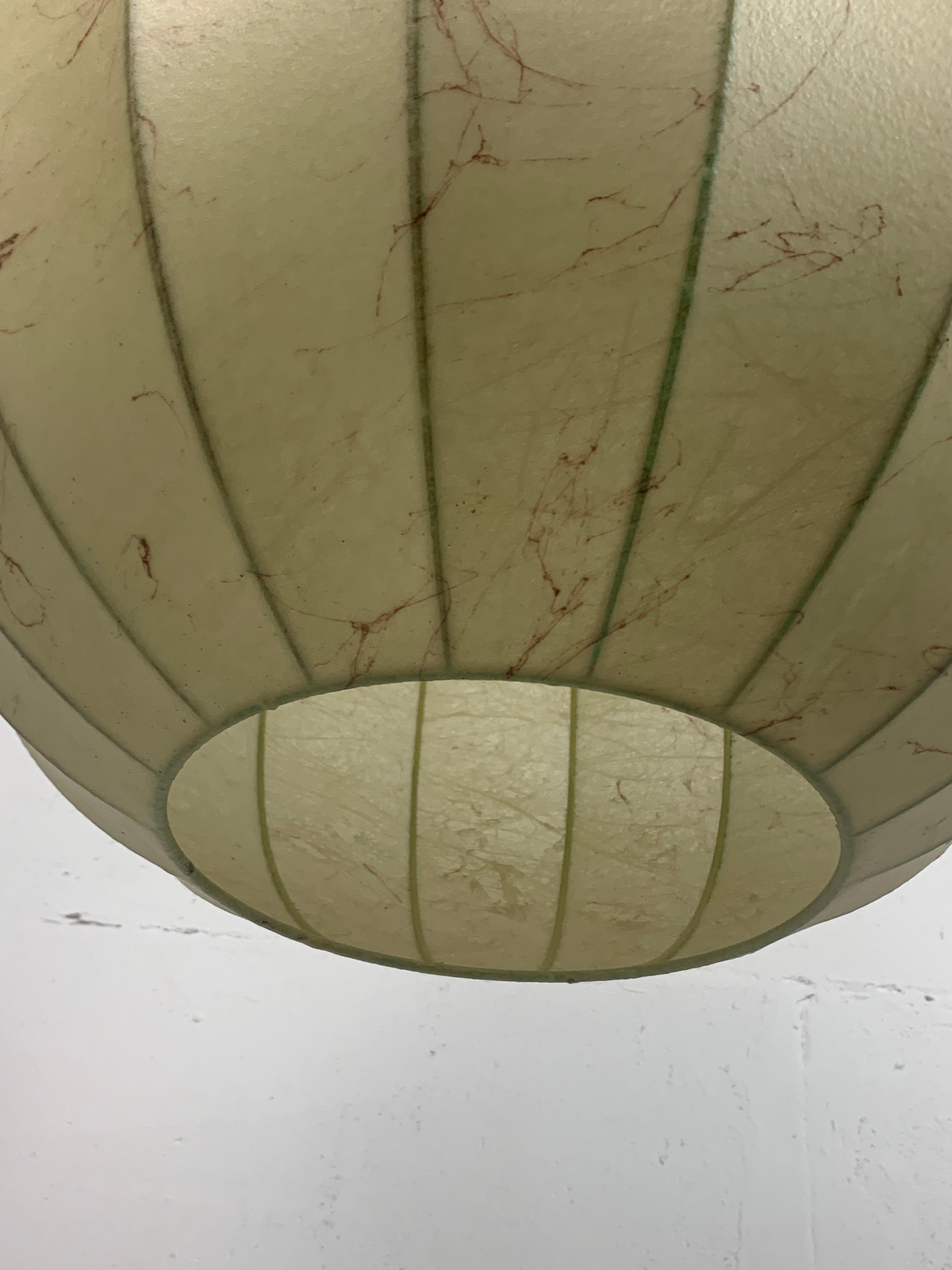 Lampada a sospensione Cocoon di metà secolo A Space AGE, 1960 in vendita 2