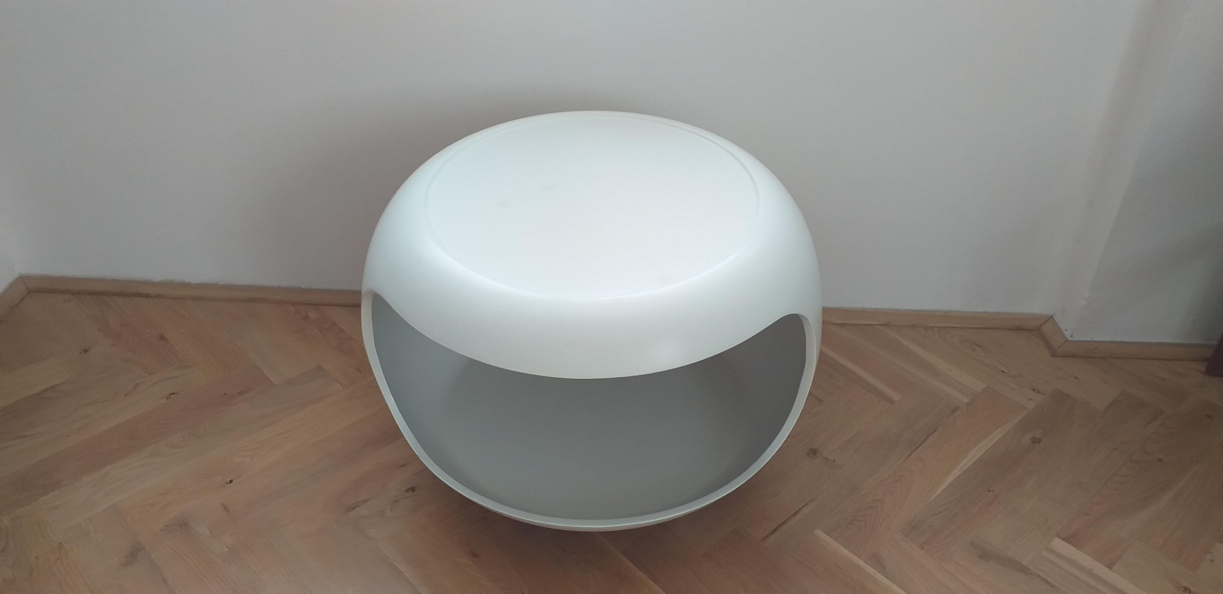 Lacquered Midcentury Space Age Coffee or Side Table, 1970s