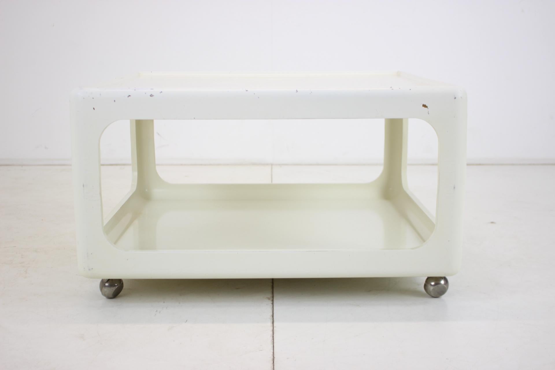 Table basse de l'ère spatiale du milieu du siècle, Peter Ghyczy et Ernst Moeckl, Allemagne, 1970 en vente 1