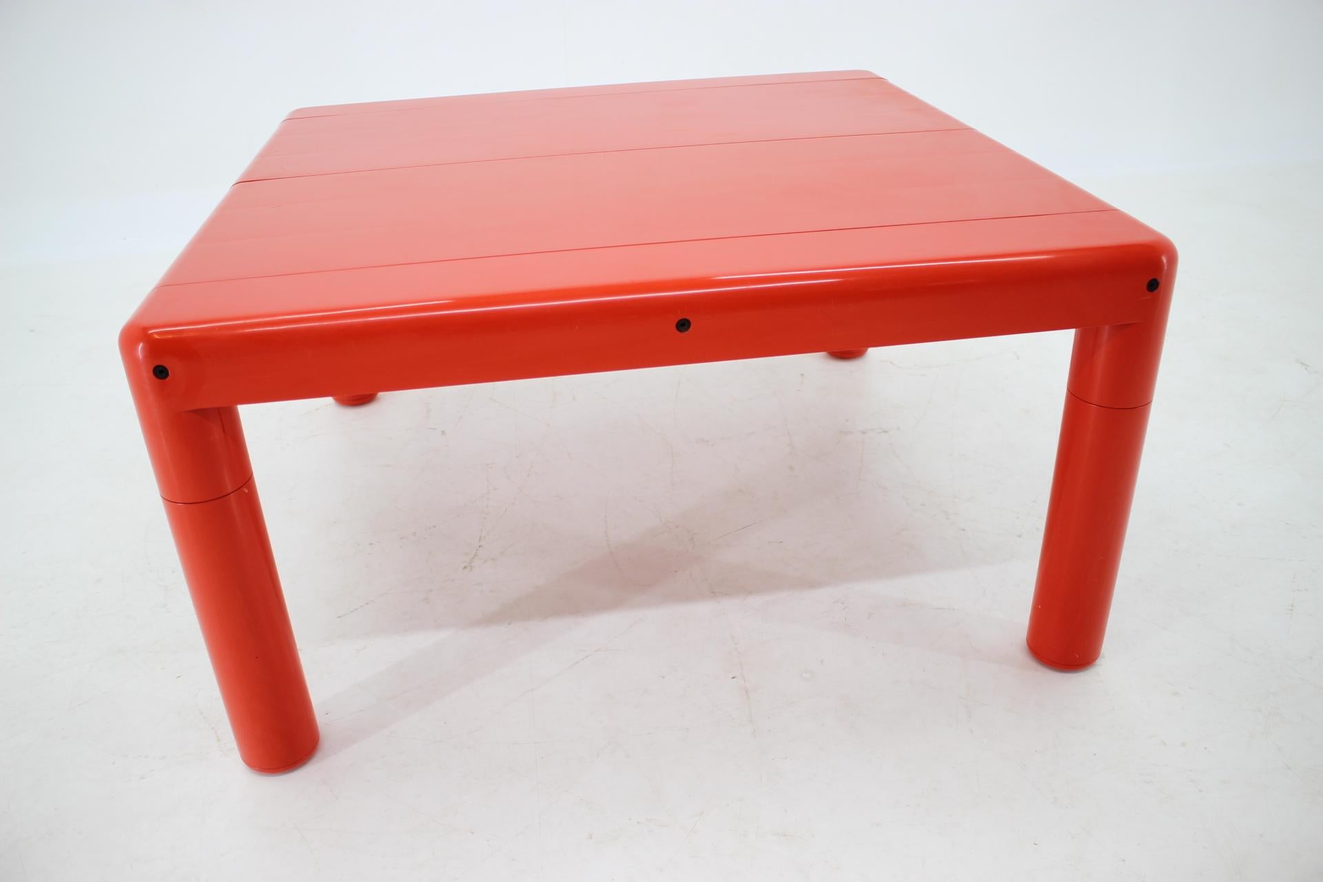 Midcentury Space Age Coffee Table UPO, Eero Aarnio, Finland, 1970s For Sale 4
