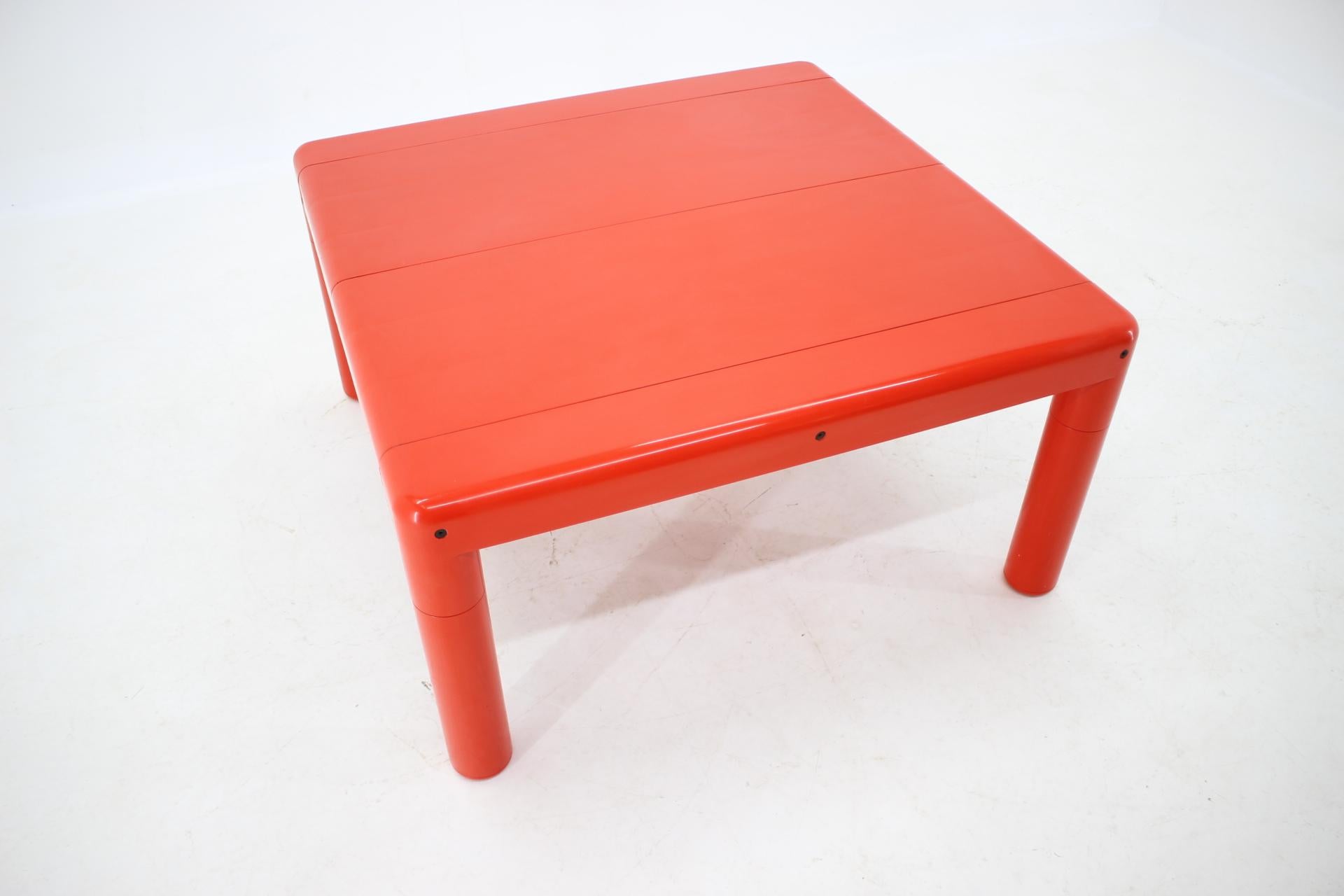 Finnish Midcentury Space Age Coffee Table UPO, Eero Aarnio, Finland, 1970s For Sale