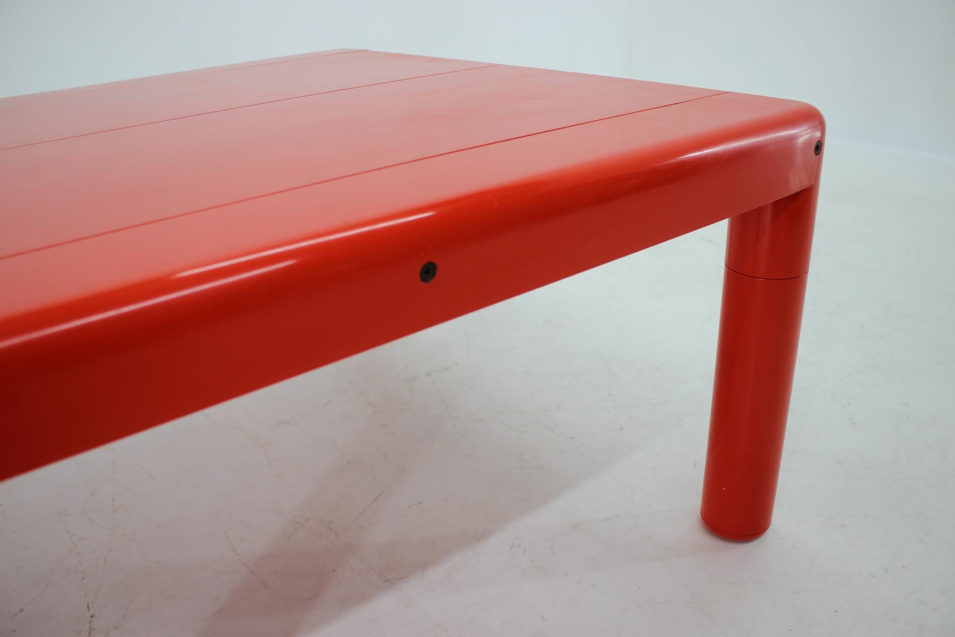 Midcentury Space Age Coffee Table UPO, Eero Aarnio, Finland, 1970s For Sale 1
