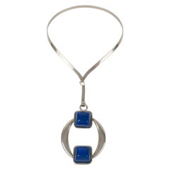Collar Colgante de la Era Espacial de Mediados de Siglo Metal Plateado y Resina Azul