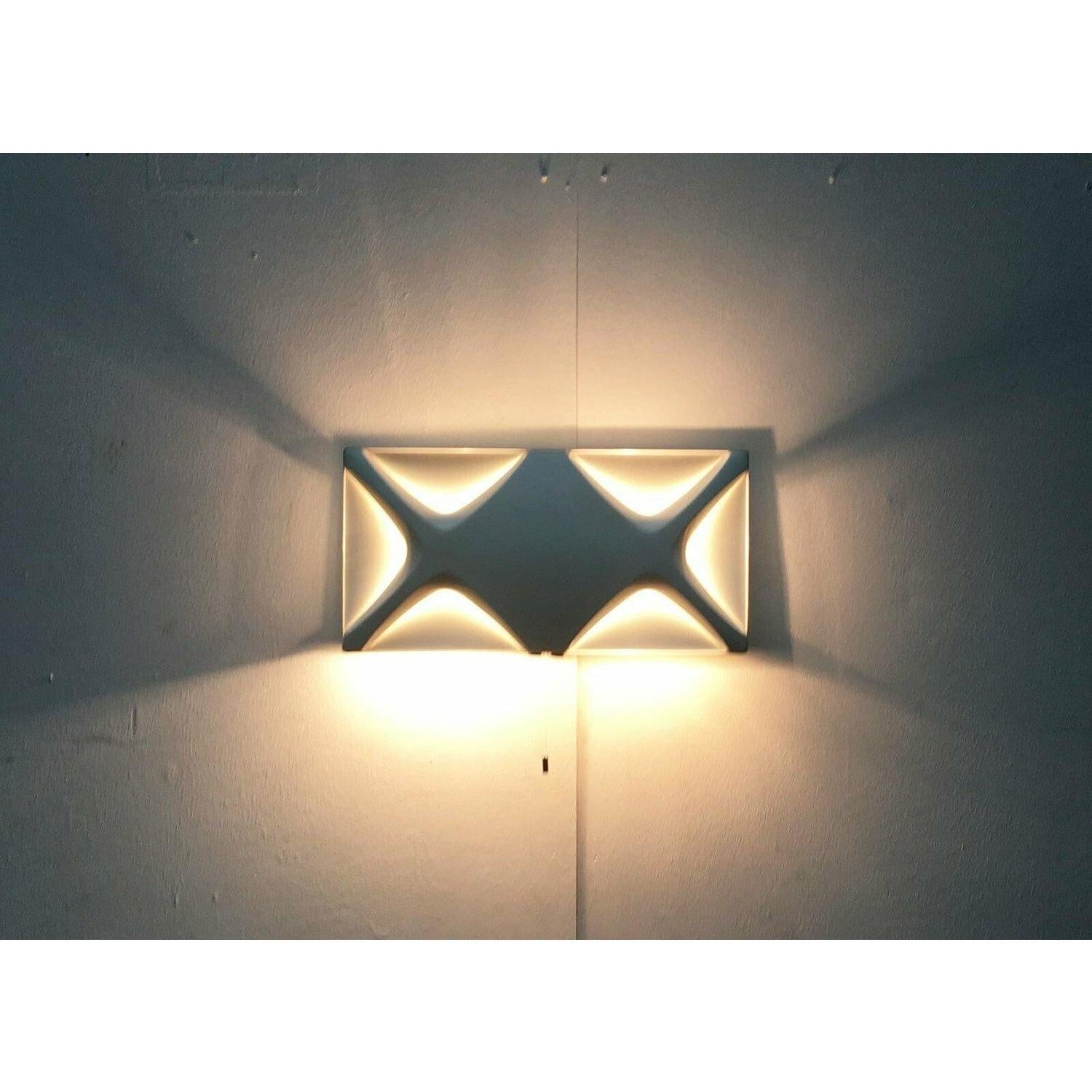 Lampada da parete in stile A Space Age Cross Oyster di Klaus Link, Germania, 1960 in vendita 1