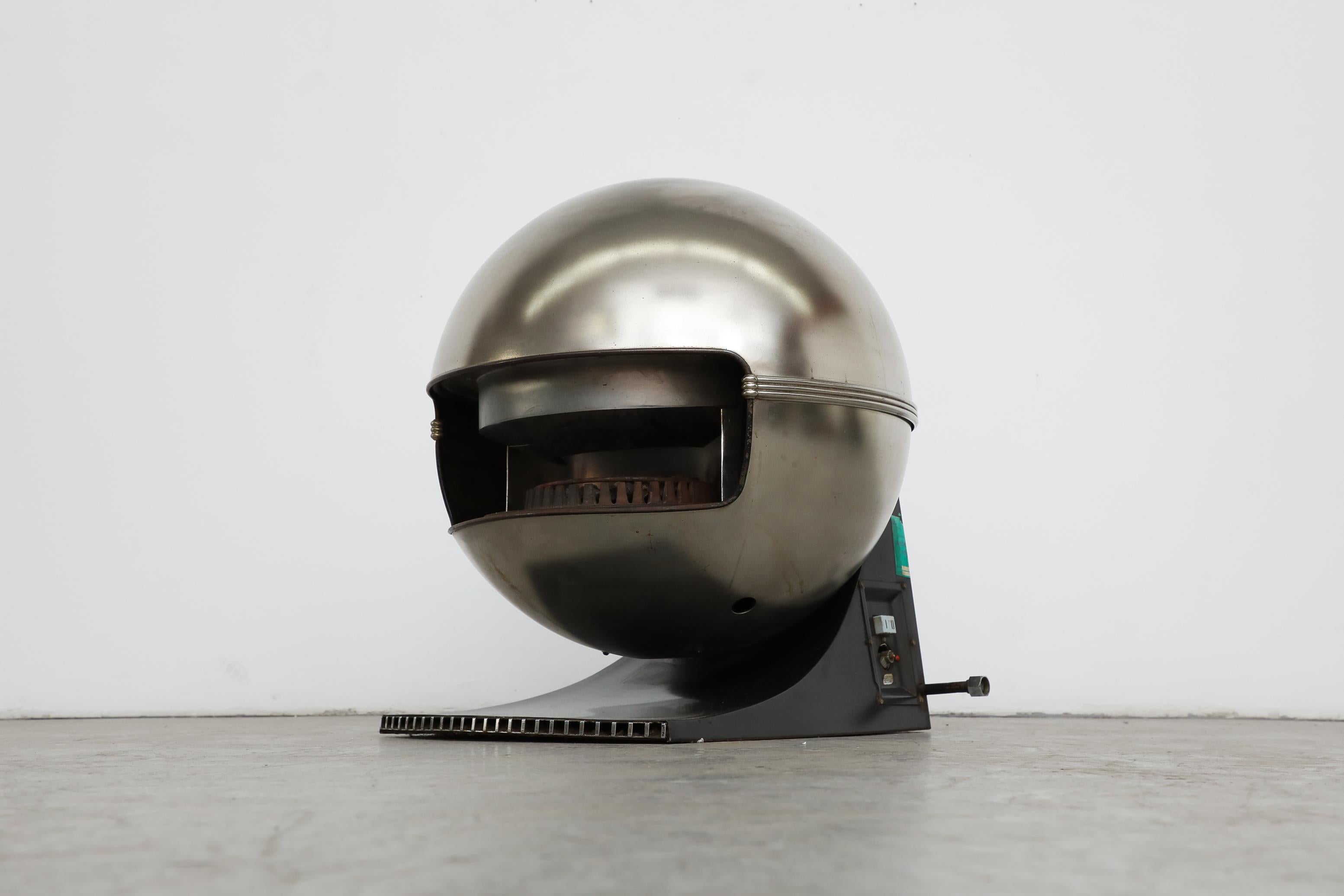 Mid-Century Space Age Fireplace by Richard Wolthekker, 1965 For Sale 3