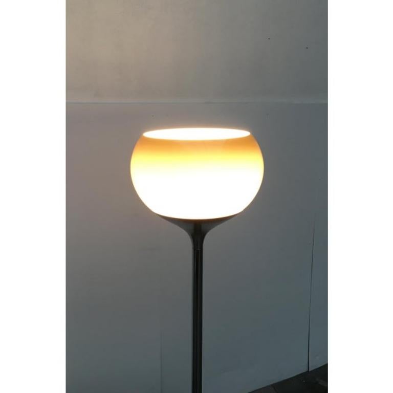 Lampadaire Flash de l'ère spatiale du milieu du siècle dernier de Guzzini, 1970 en vente 4