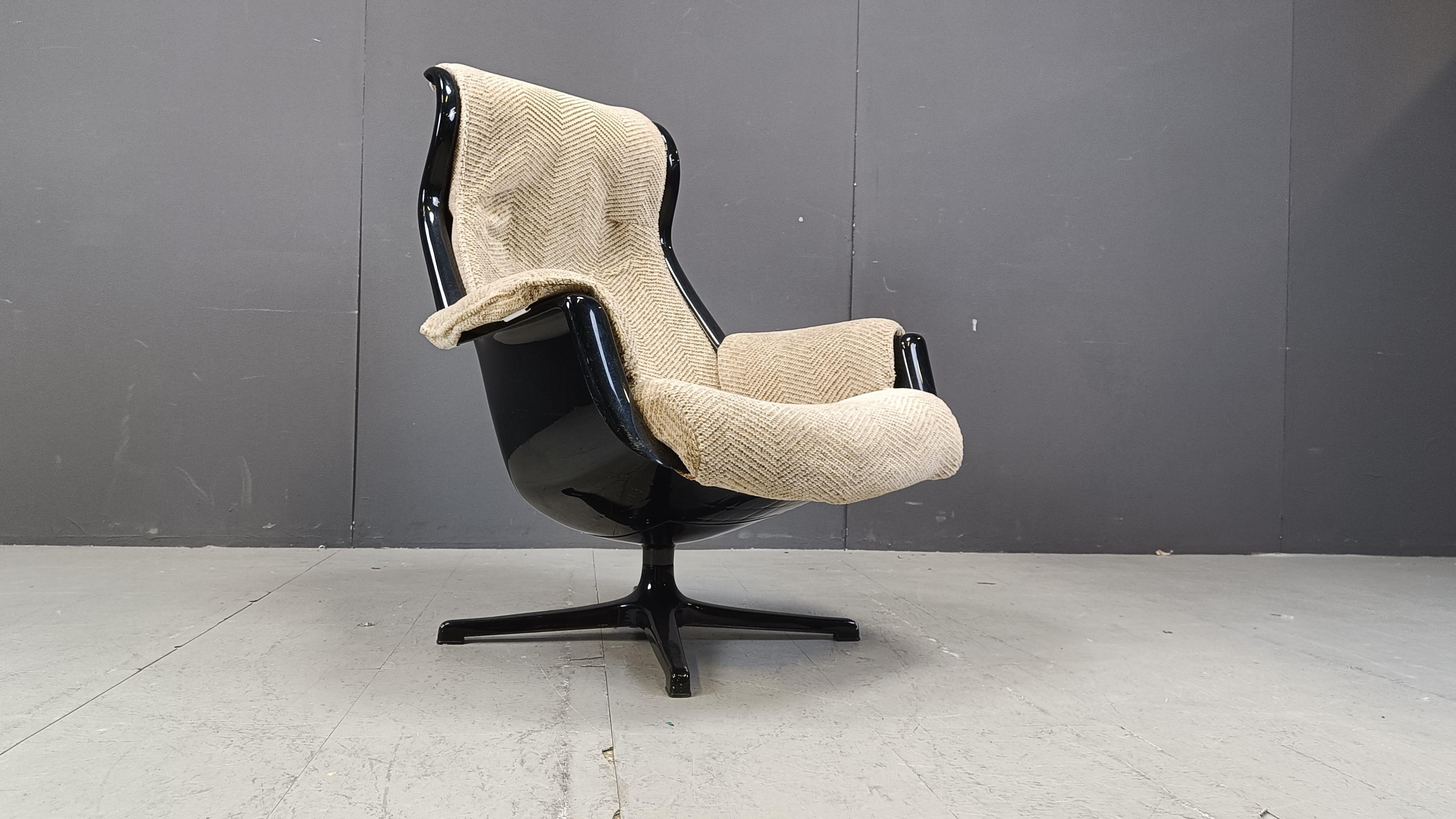 Ère spatiale Fauteuil Galaxy de l'ère spatiale du milieu du siècle dernier par Alf Svensson pour Dux, 1968 en vente