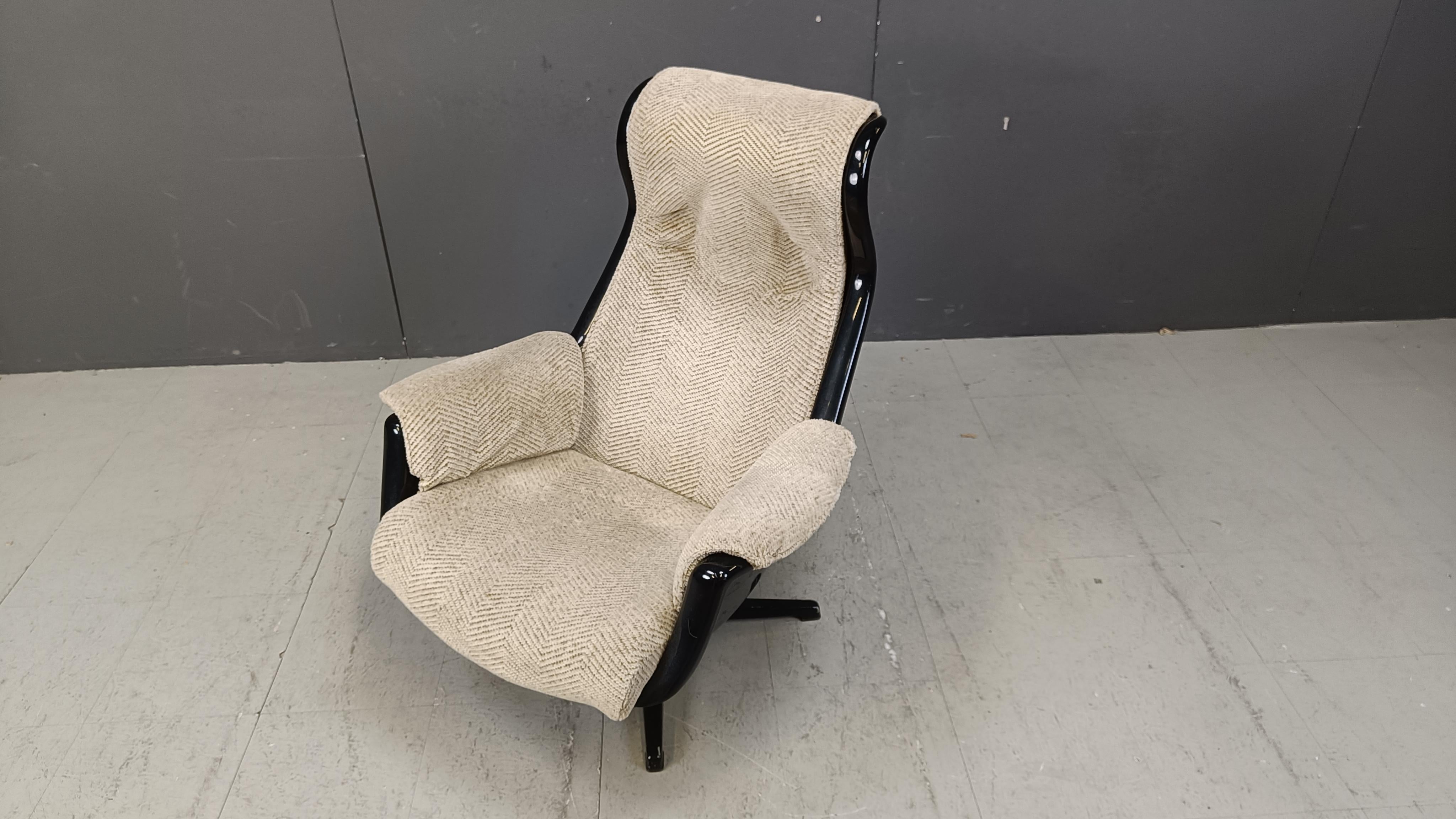 Tissu Fauteuil Galaxy de l'ère spatiale du milieu du siècle dernier par Alf Svensson pour Dux, 1968 en vente