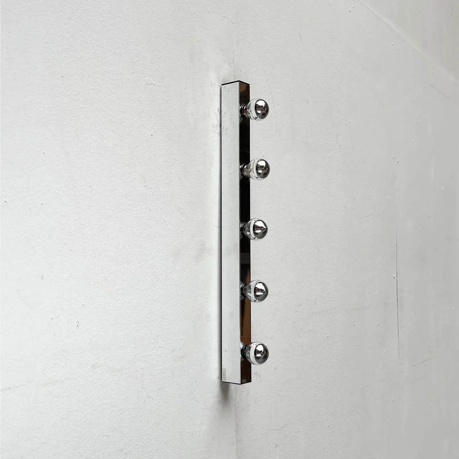 Lampada da parete di metà secolo in stile Space Age tedesco e cromo di Erco in vendita 1