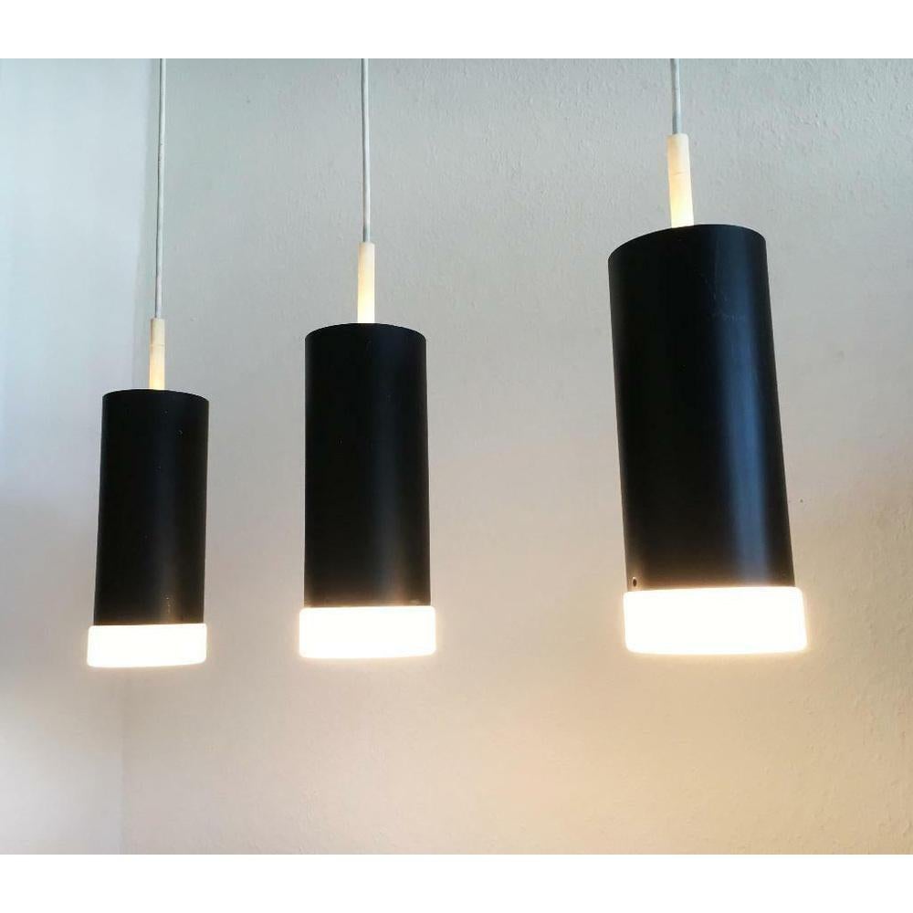 Lampada a cascata a triplo pendente minimalista tedesca della metà del secolo A Space, anni '60 In condizioni ottime in vendita a Hamburg, DE