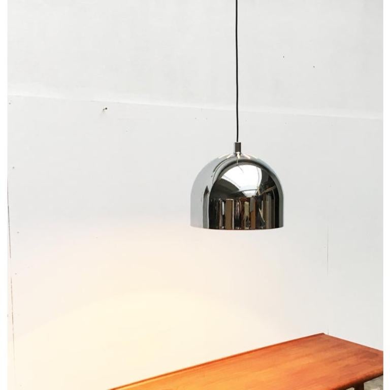 Lampada a sospensione di metà secolo in stile Space Age tedesco, modello 5561, cromo, Staff, anni '70 in vendita 1