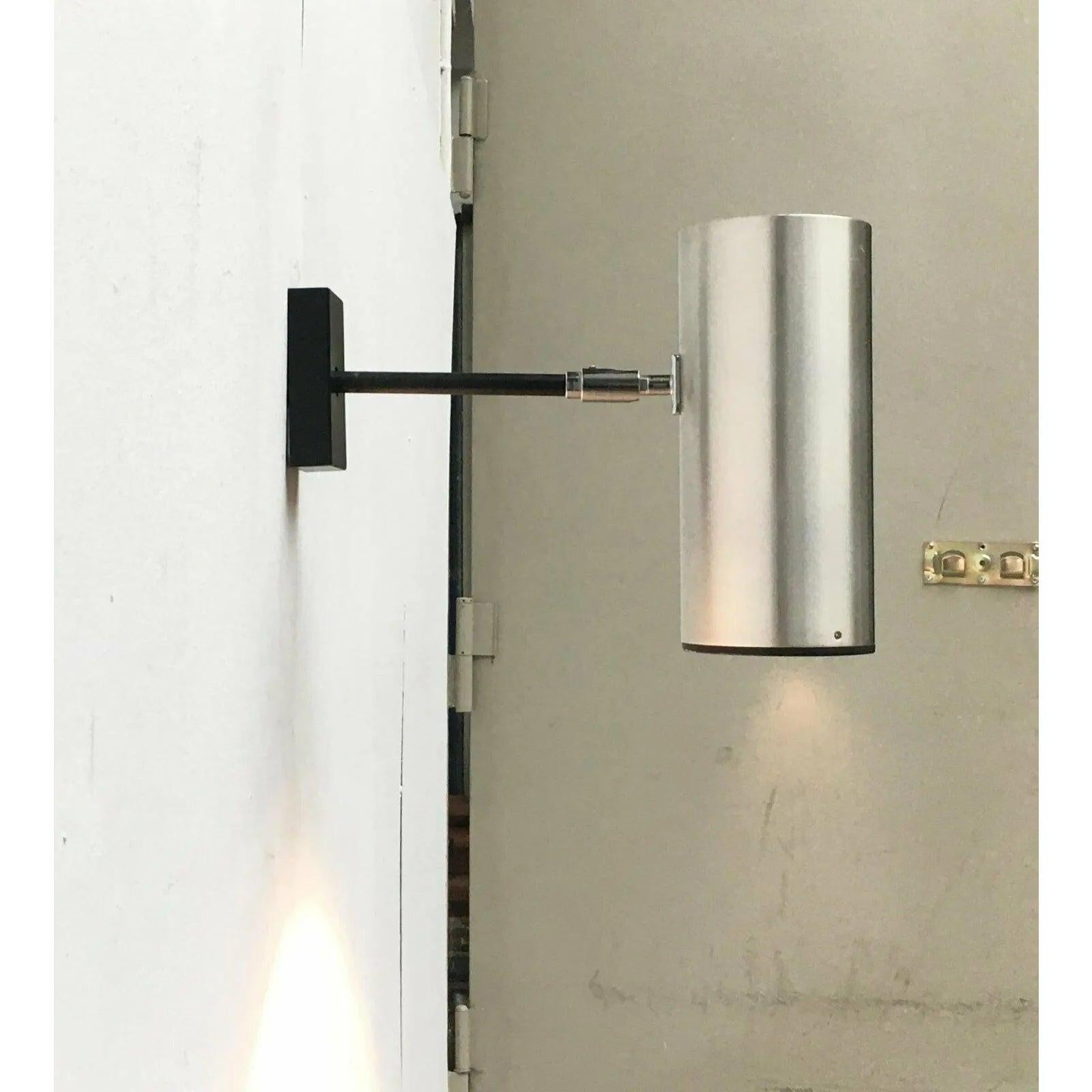 Lampe murale allemande modèle W309 de l'ère spatiale du milieu du siècle dernier, Staff, années 1960 Excellent état - En vente à Hamburg, DE