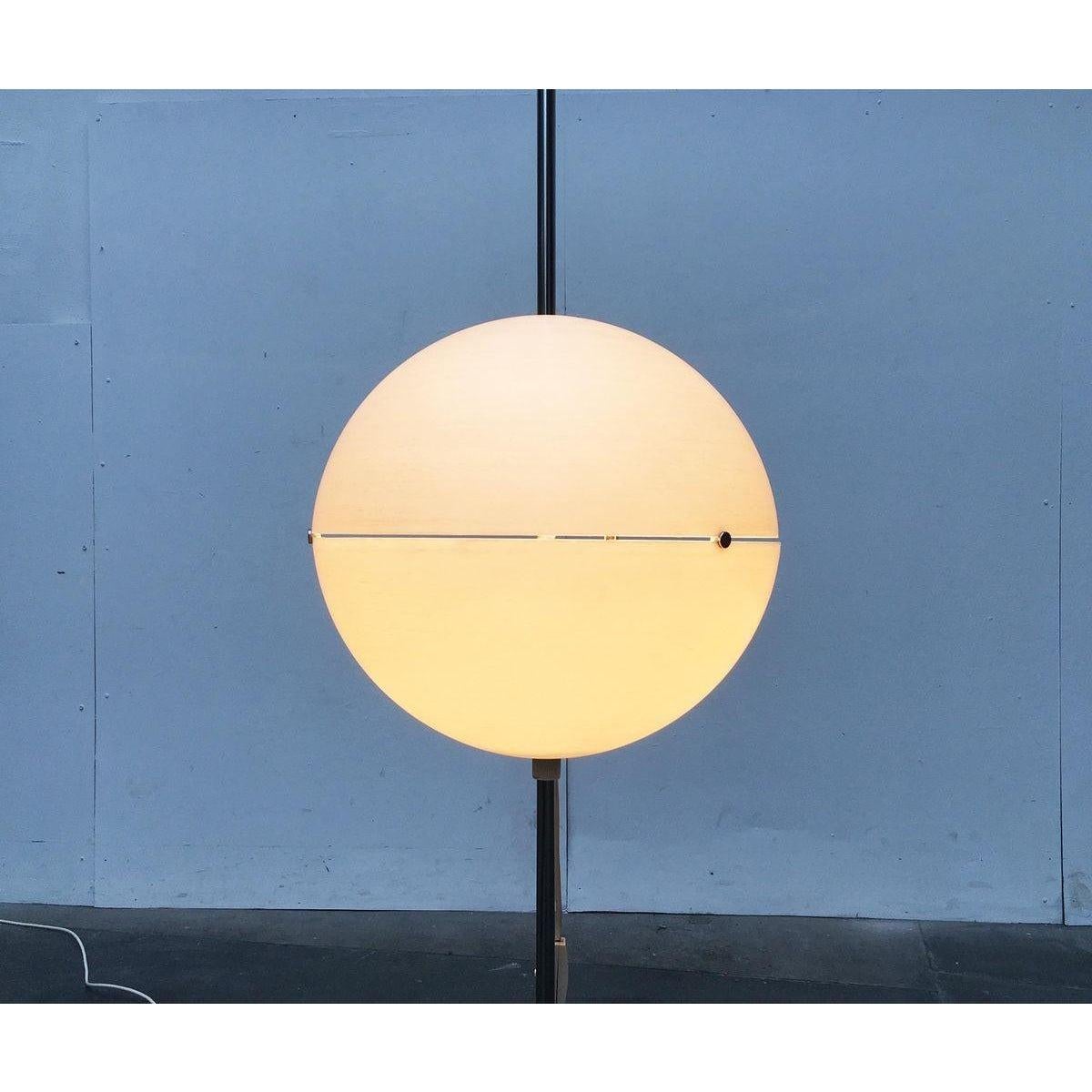 Lampadaire Globe A Space Mid-Century en vente 6