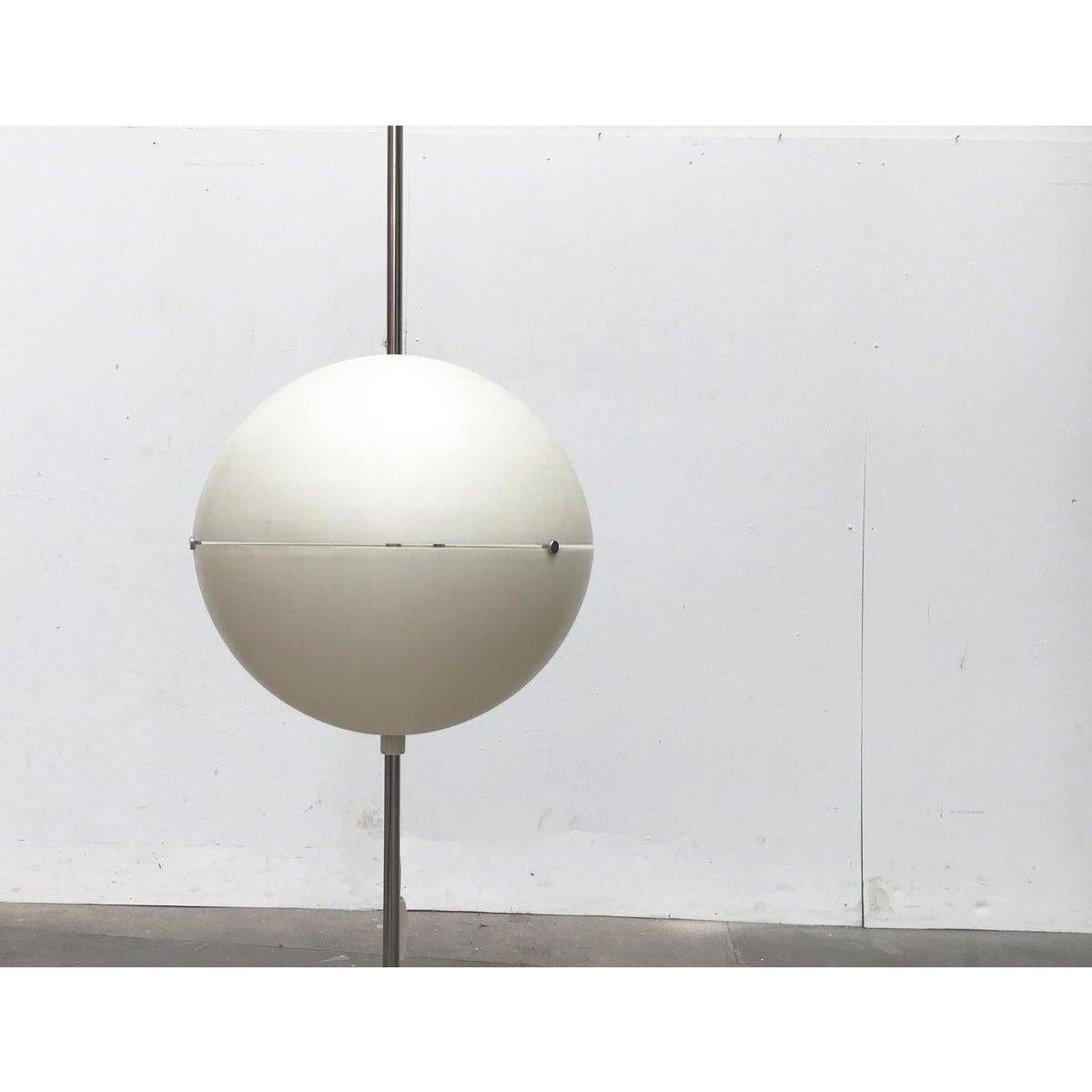 Lampadaire Globe A Space Mid-Century en vente 3