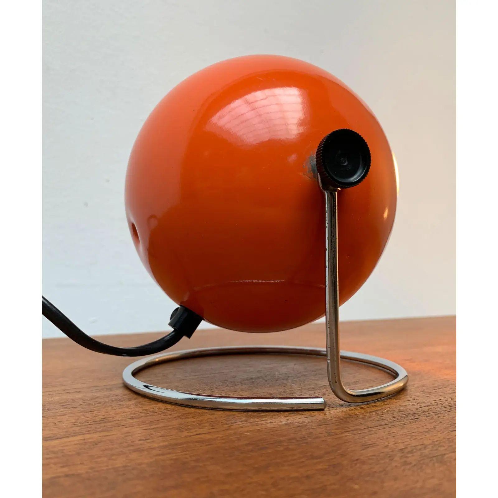 Lampe de table Globe de l'ère spatiale du milieu du siècle dernier d'Erco, 1970 en vente 3