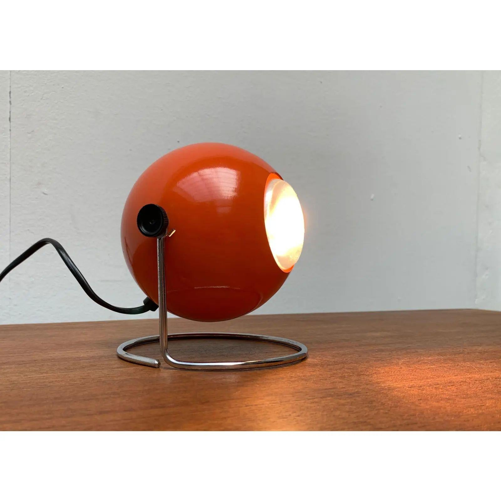Lampe de table Globe de l'ère spatiale du milieu du siècle dernier d'Erco, 1970 en vente 5
