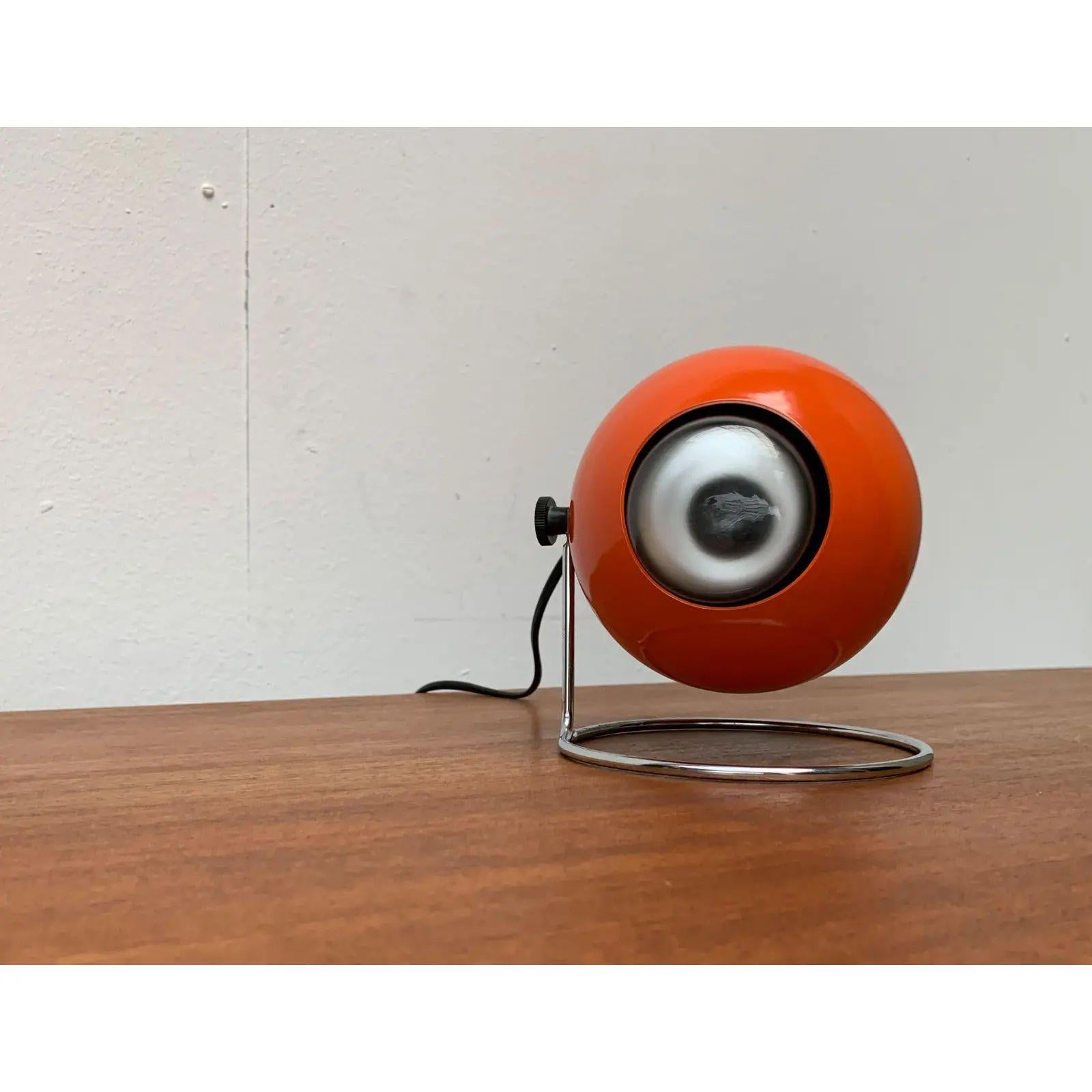 20ième siècle Lampe de table Globe de l'ère spatiale du milieu du siècle dernier d'Erco, 1970 en vente