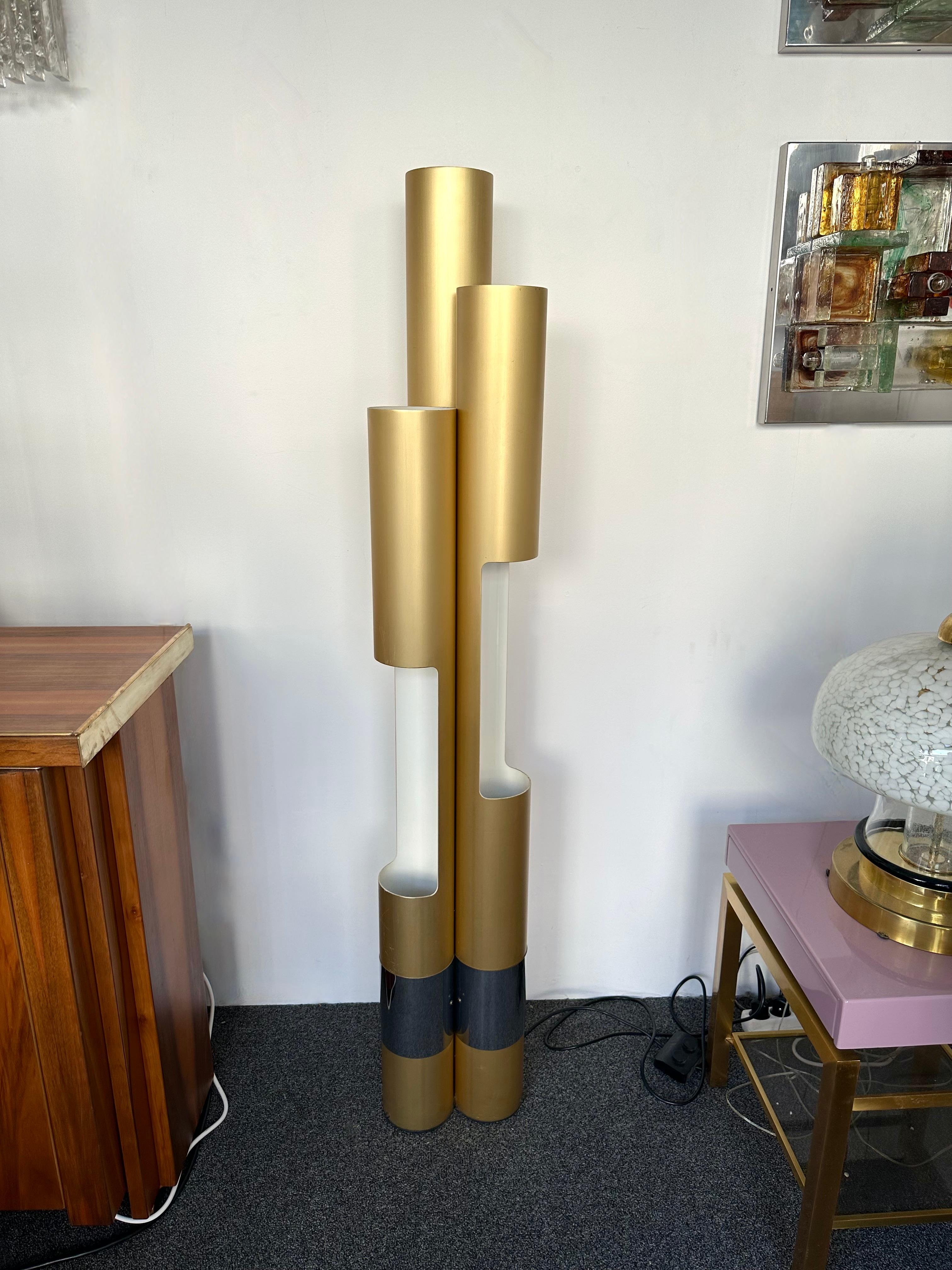 Mid-Century Space Age Gold Metal Organ Floor Lamp by Luci, Italy, 1970s For Sale 4