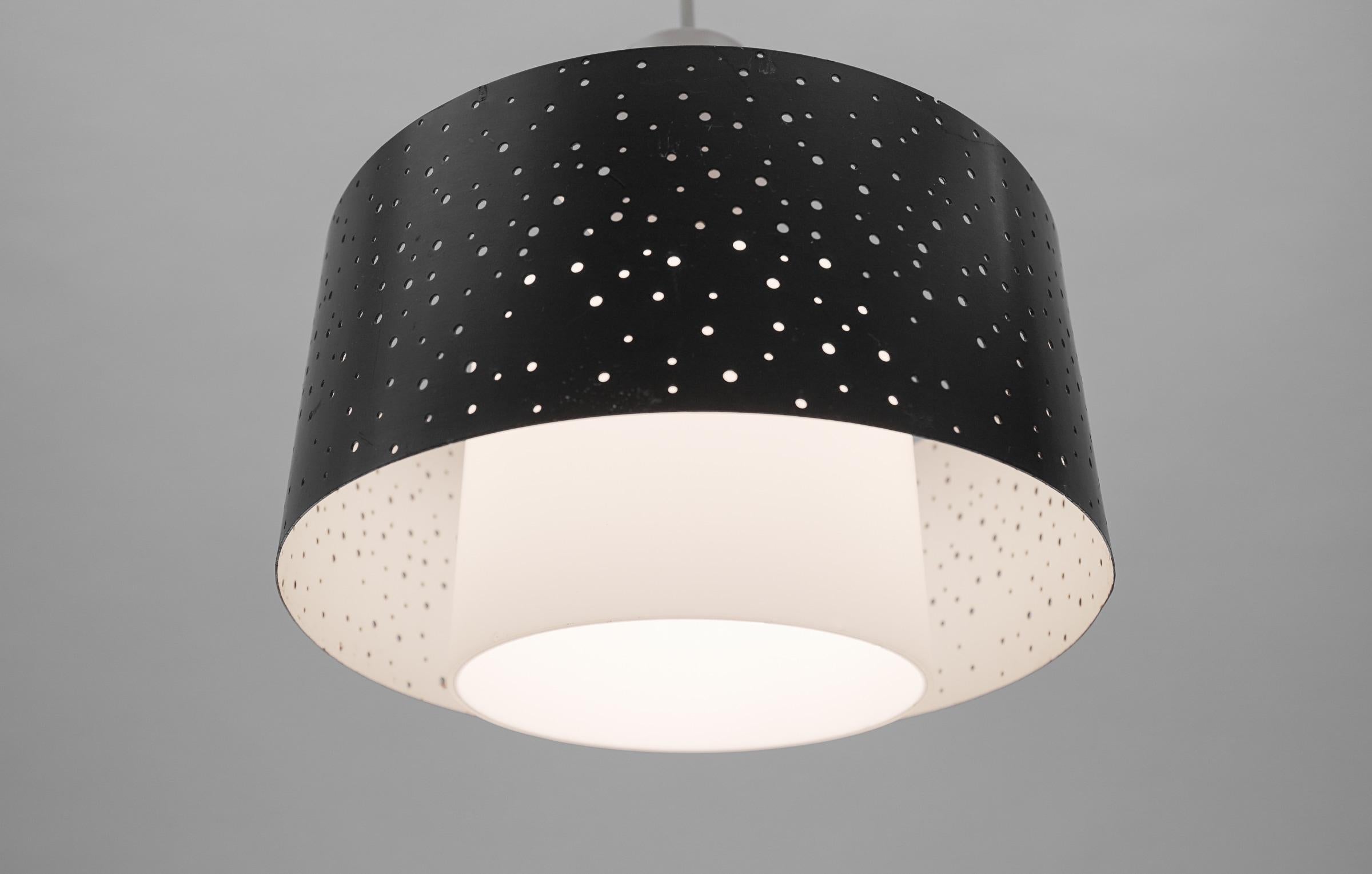 Hängeleuchte aus der Mitte des Jahrhunderts aus dem Space Age von Ernest IGL für Hillebrand Lights, 1960er Jahre (Mitte des 20. Jahrhunderts) im Angebot
