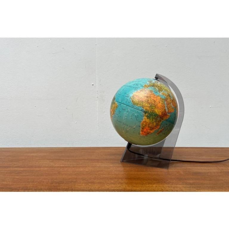 Mid-Century Space Age Illuminated Globe Table Lamp with Acrylic Stand, 1960s For Sale 2