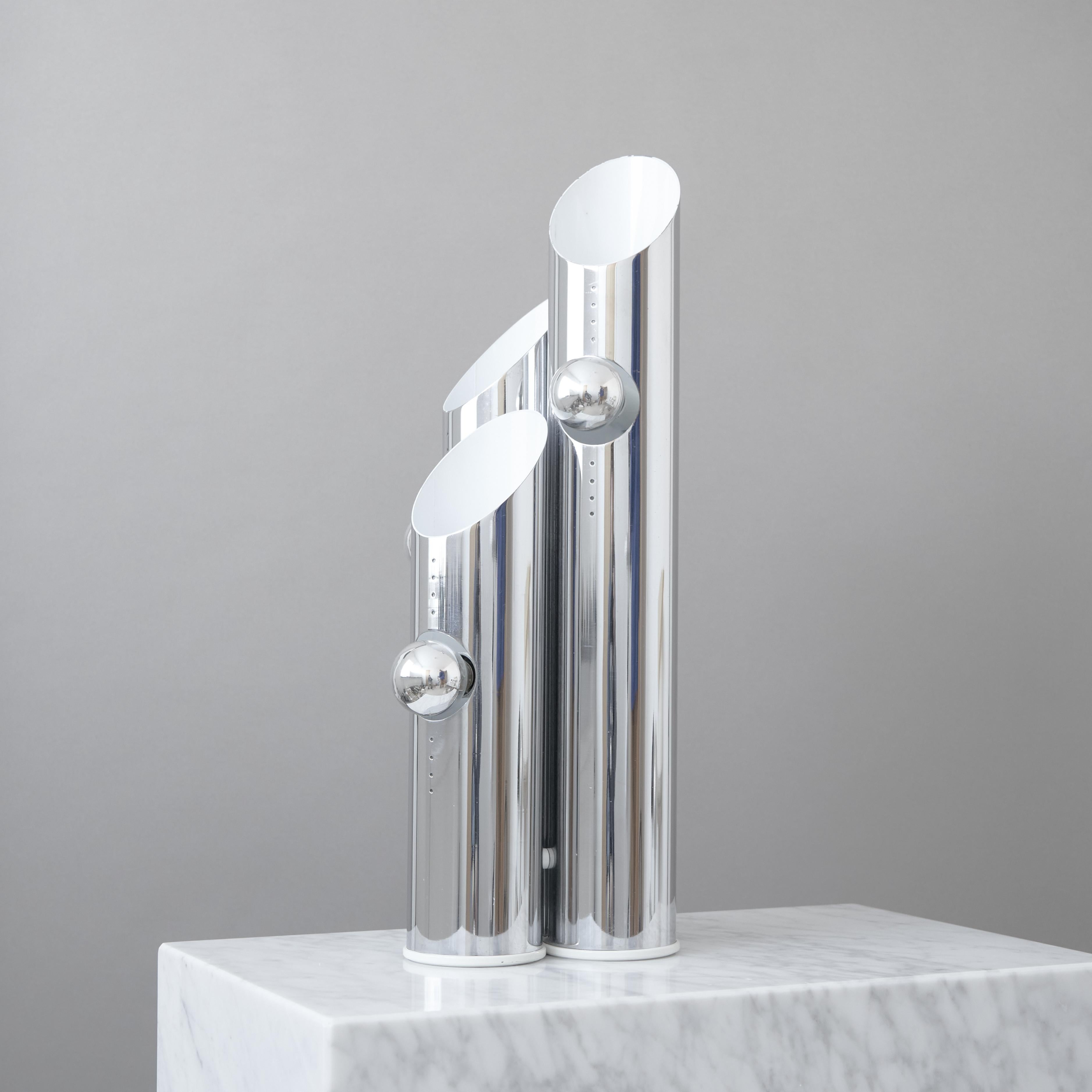 Lampe de table italienne Space and Chrome du milieu du siècle par Oma Padova, Italie, années 1970 Bon état - En vente à Malmö, SE