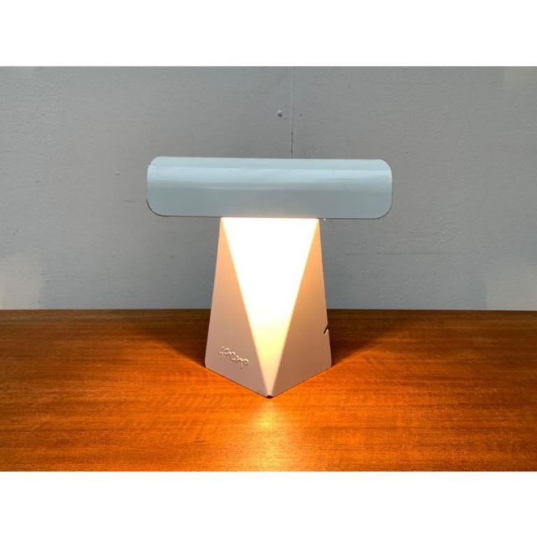 Mid-Century Space Age Italian Minimalist Tole Table Lamp by G. Grego, 1960s In Excellent Condition For Sale In Hamburg, DE
