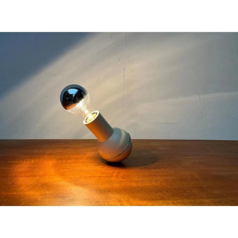 Lampe de table pliante italienne de l'ère spatiale du milieu du siècle dernier, années 1960 Excellent état - En vente à Hamburg, DE