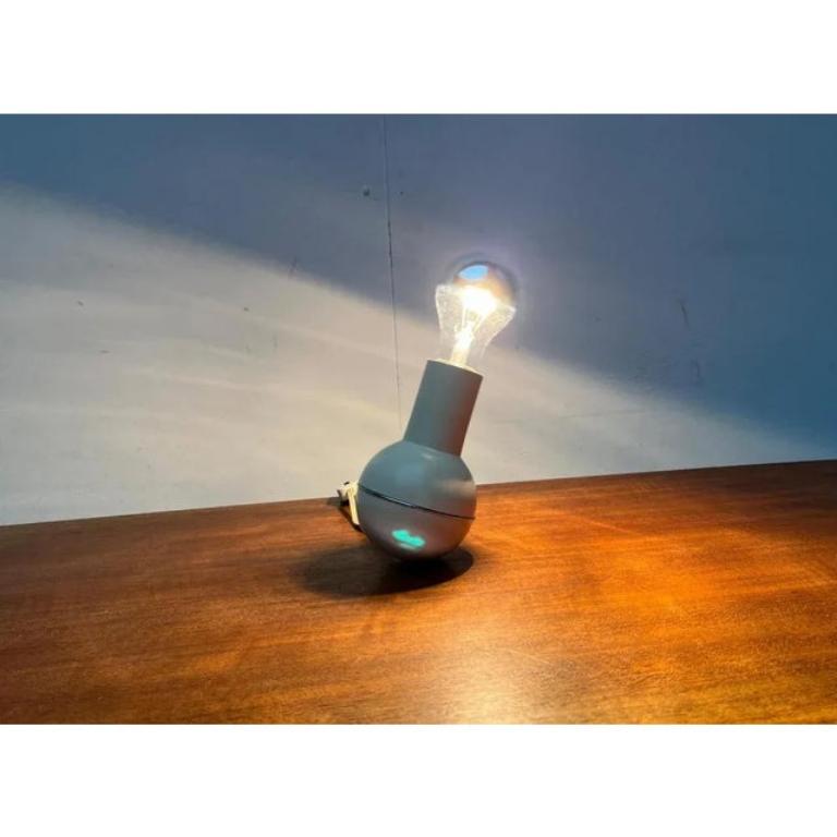 20ième siècle Lampe de table pliante italienne de l'ère spatiale du milieu du siècle dernier, années 1960 en vente