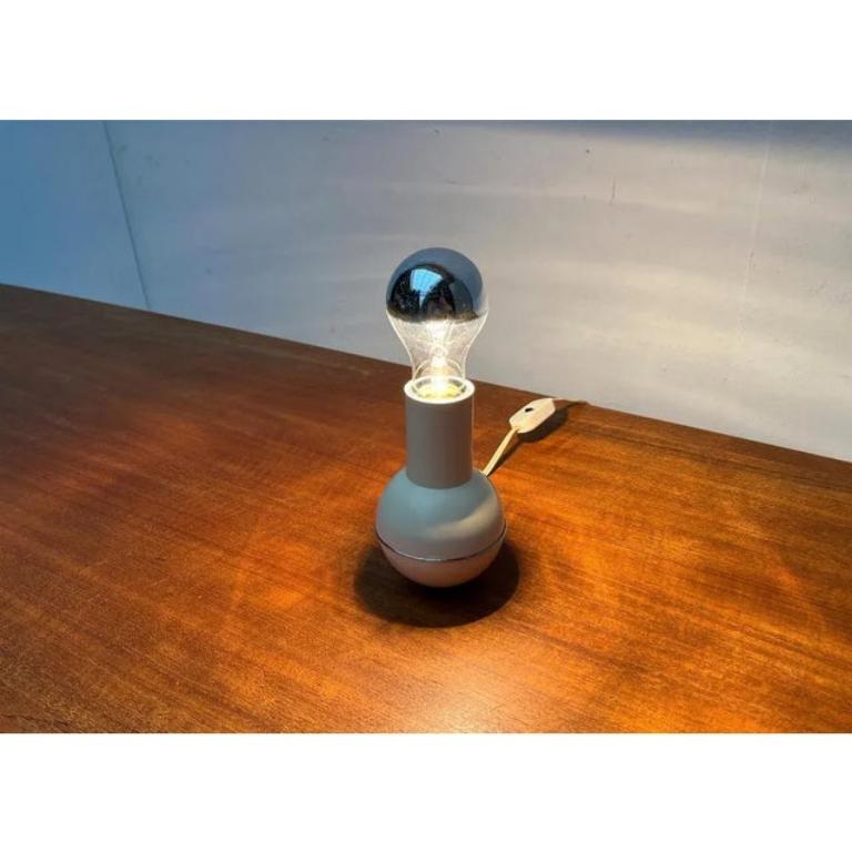 Lampe de table pliante italienne de l'ère spatiale du milieu du siècle dernier, années 1960 en vente 1