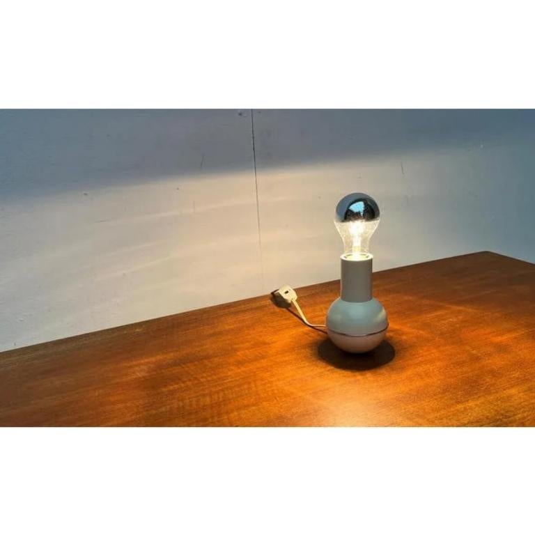 Lampe de table pliante italienne de l'ère spatiale du milieu du siècle dernier, années 1960 en vente 2