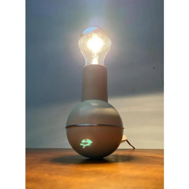 Lampe de table pliante italienne de l'ère spatiale du milieu du siècle dernier, années 1960 en vente 3