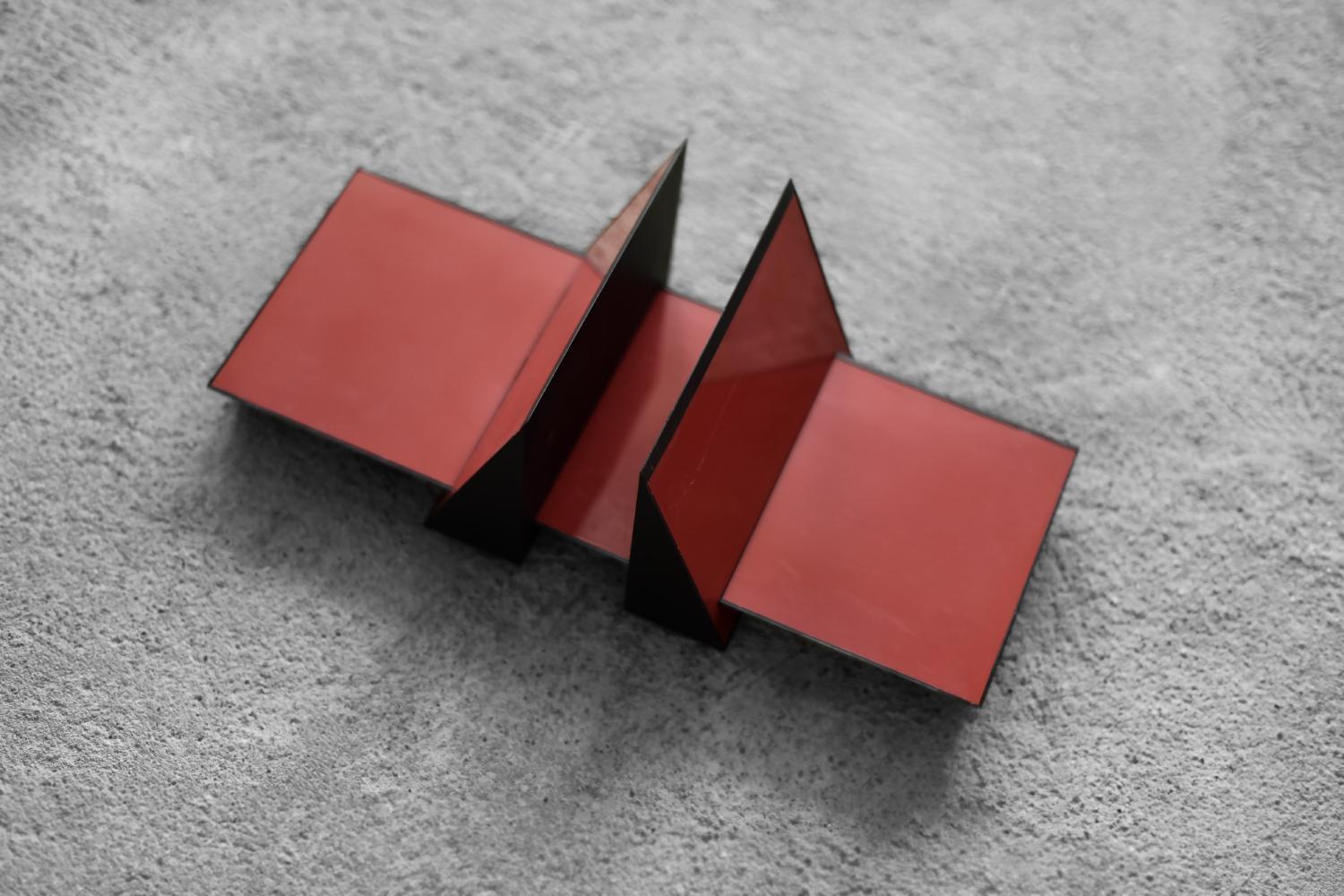 Mid-Century Space Age Italian Modern Red Plastic Books Holder by Corus Associati in vendita 1