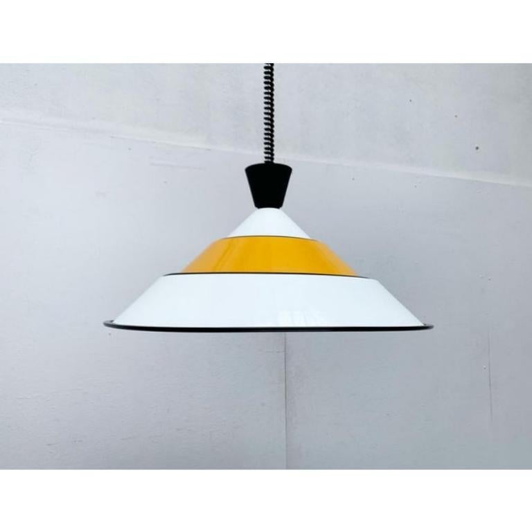 Metallo Lampada a sospensione italiana di metà secolo in stile Space AGE, anni '60 in vendita