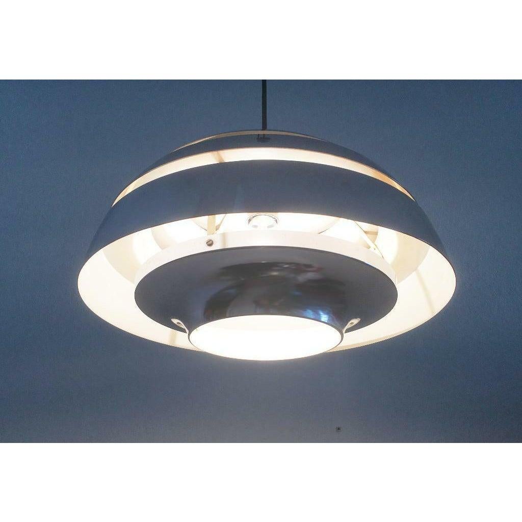 Mid-Century moderno Lampada a sospensione a lamelle di Hans-Agne Jakobsson, 1960, metà del secolo scorso. in vendita