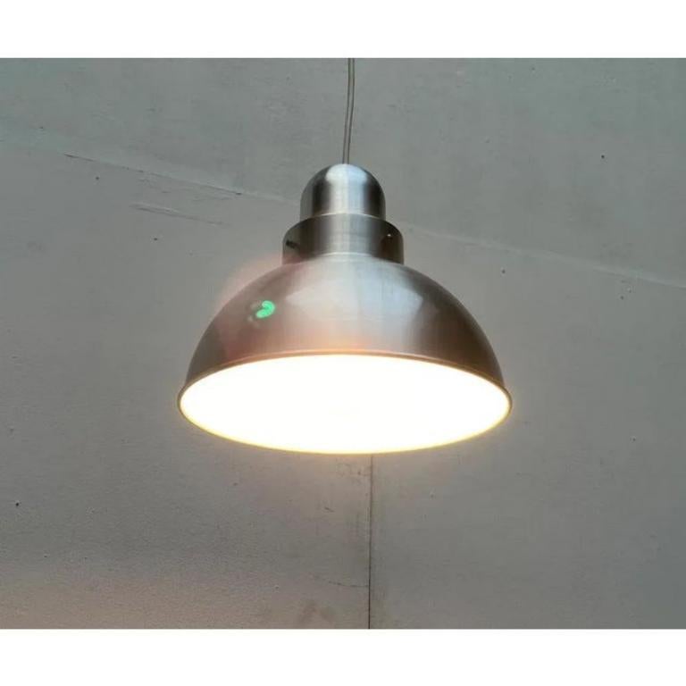 XX secolo Lampada a sospensione minimalista in alluminio di metà secolo A Space AGE, anni '60 in vendita