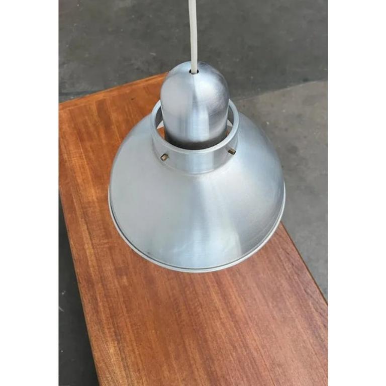 Metallo Lampada a sospensione minimalista in alluminio di metà secolo A Space AGE, anni '60 in vendita