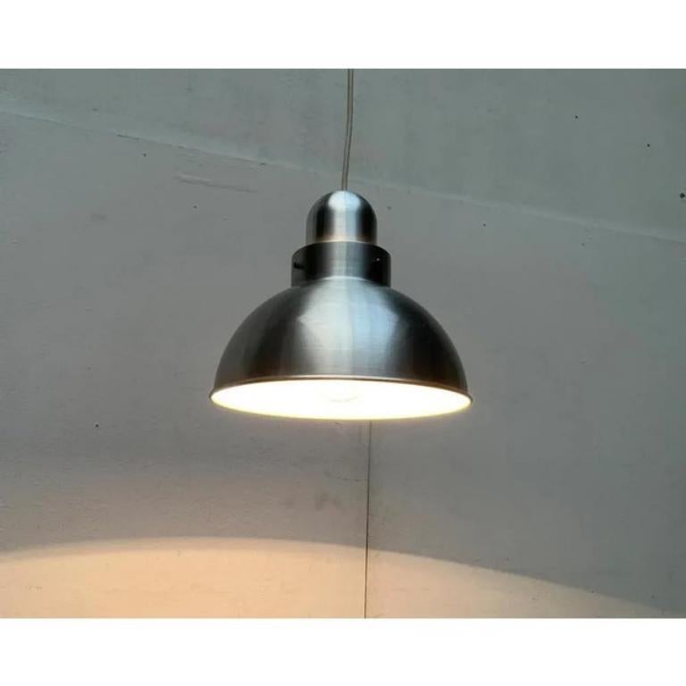 Lampada a sospensione minimalista in alluminio di metà secolo A Space AGE, anni '60 in vendita 3