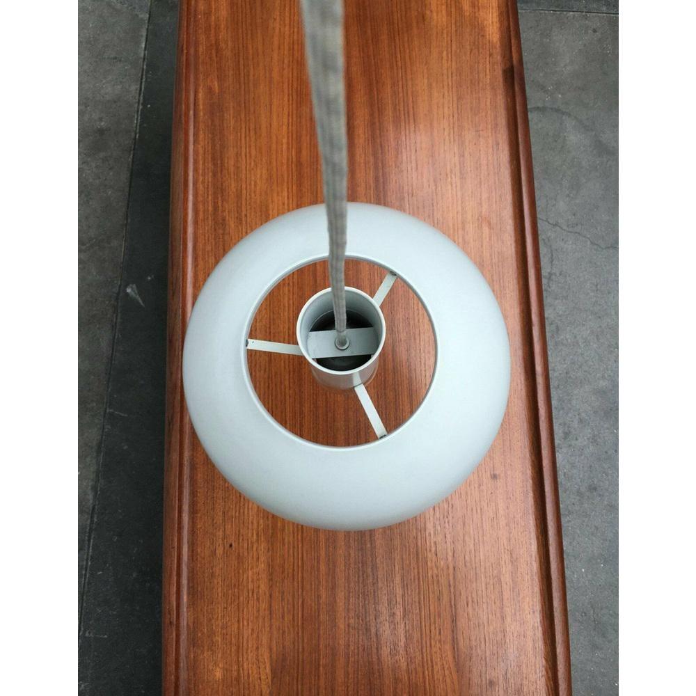 Mid-Century moderno Lampada a sospensione danese minimalista di metà secolo di A Space, Focus, anni '60 in vendita