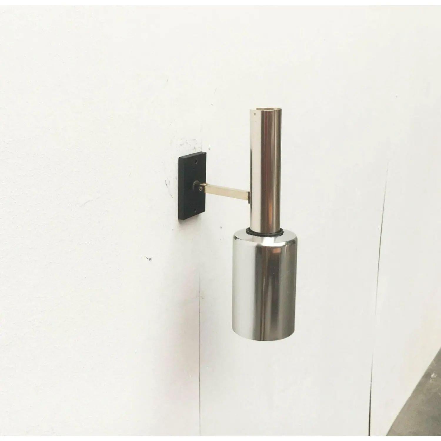 Lámpara de pared francesa minimalista de la Era Espacial de mediados de siglo, Jacques Biny, años 60 Moderno de mediados de siglo en venta