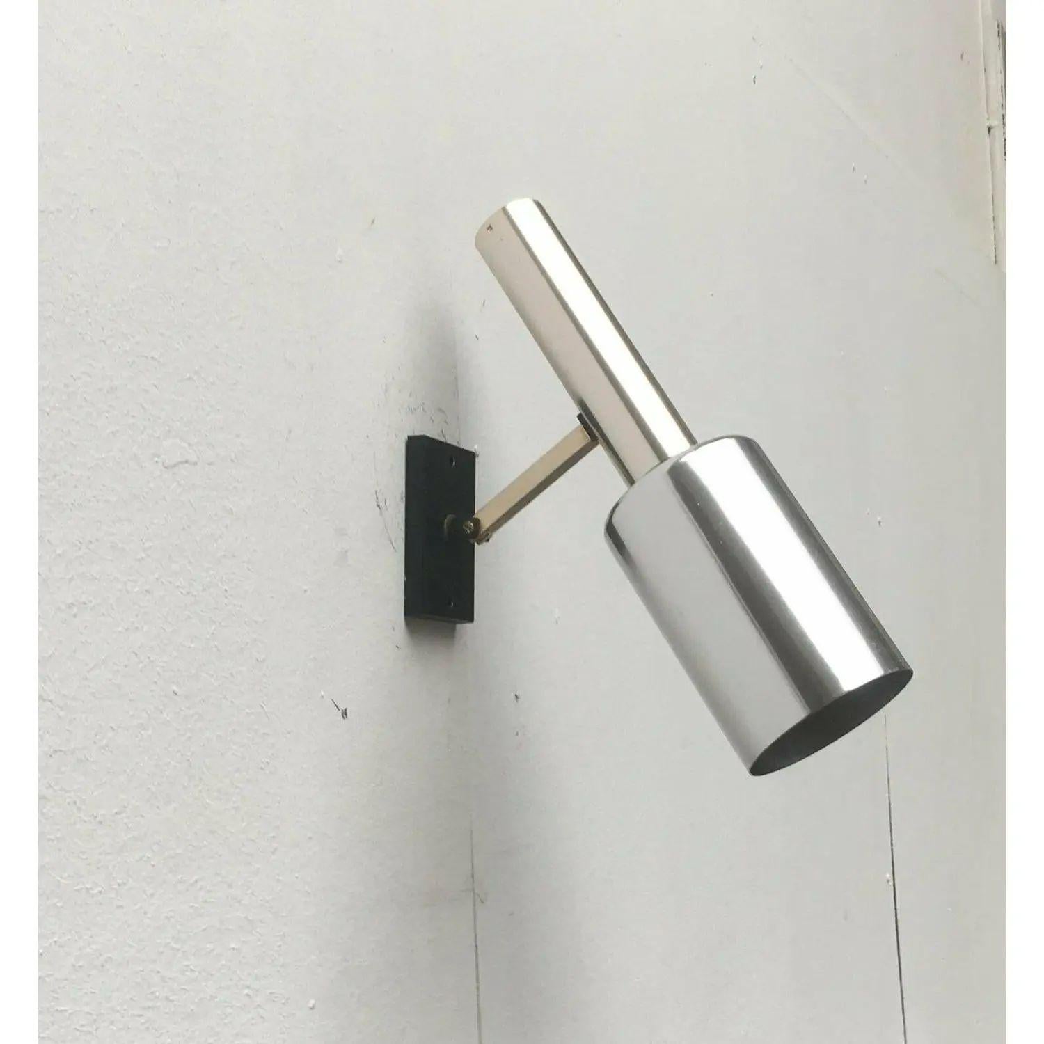 Lámpara de pared francesa minimalista de la Era Espacial de mediados de siglo, Jacques Biny, años 60 Metal en venta