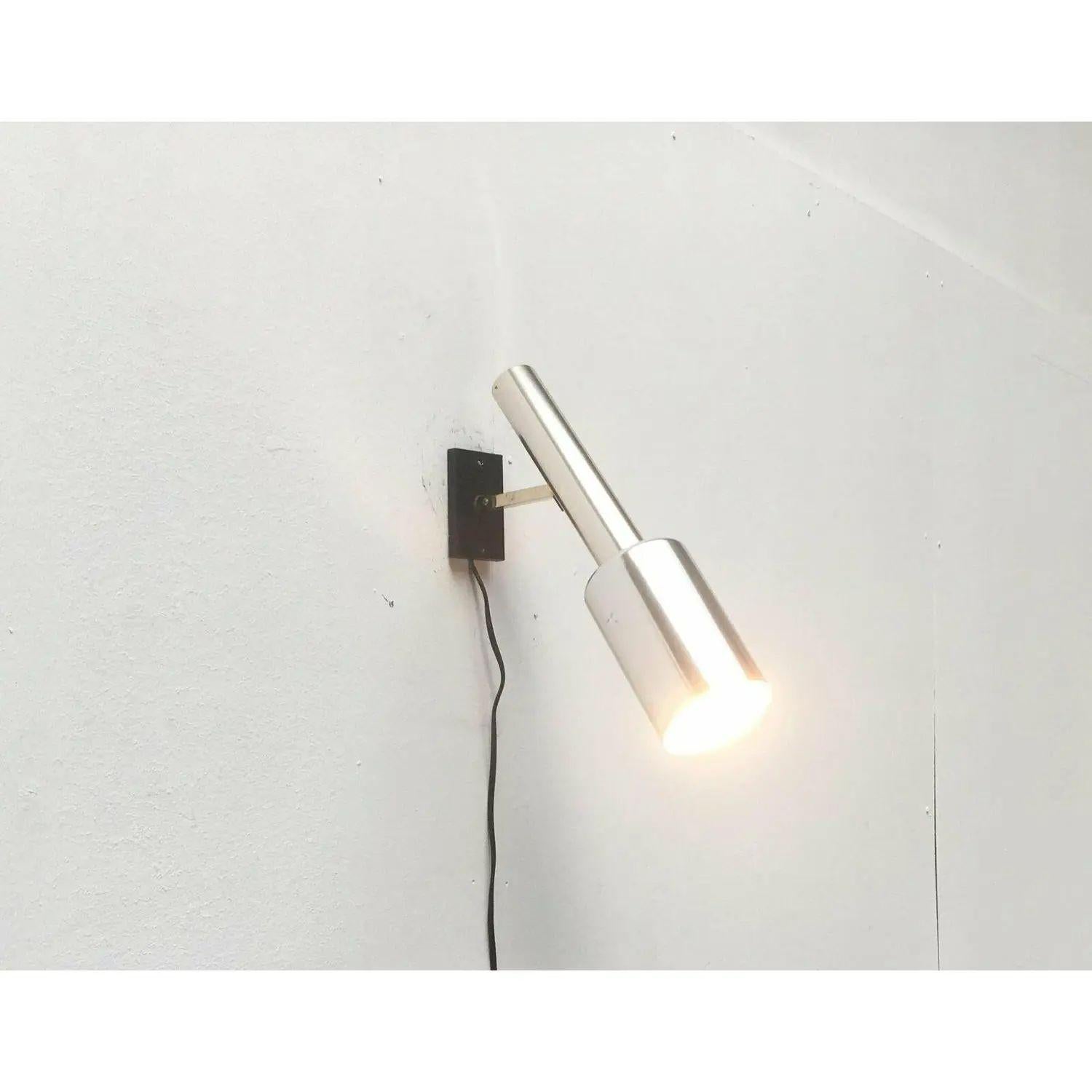 Lámpara de pared francesa minimalista de la Era Espacial de mediados de siglo, Jacques Biny, años 60 en venta 1