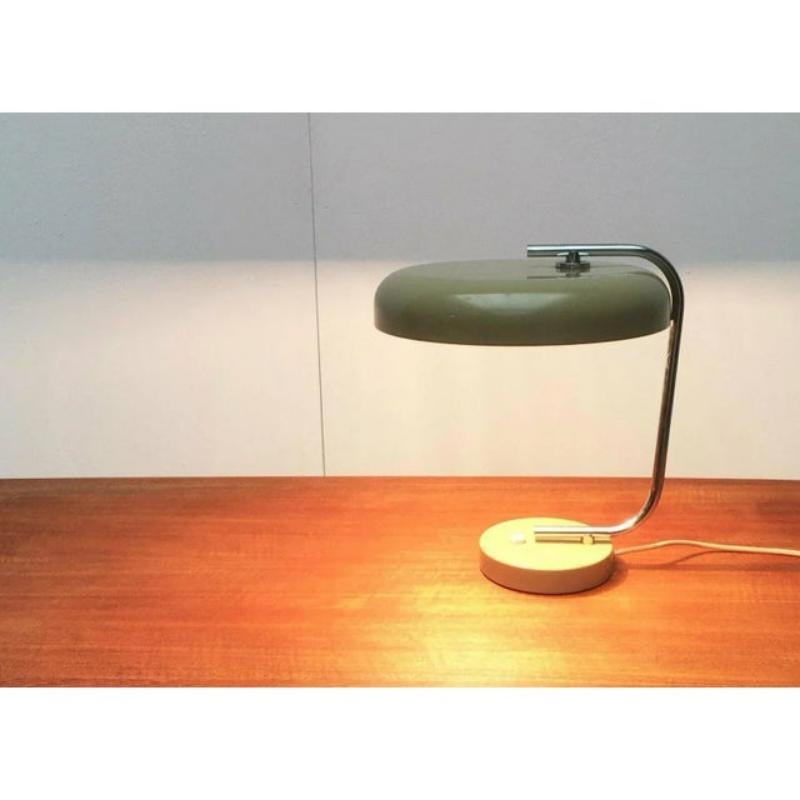 20ième siècle Lampe de table allemande minimaliste de l'ère spatiale du milieu du siècle dernier de Hustadt Leuchten, années 1960 en vente
