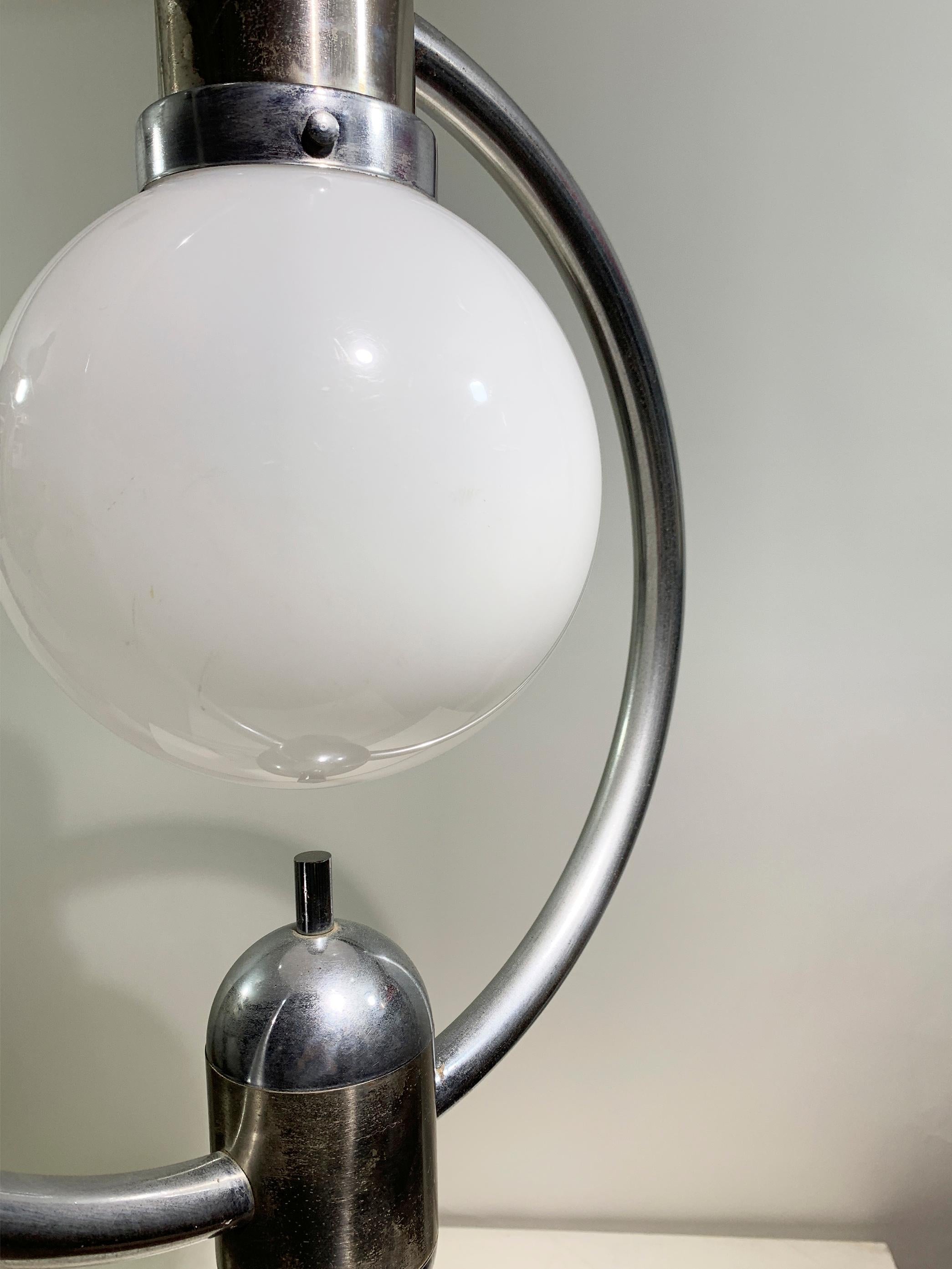 Modernistische Mid-Century-Pendelleuchte aus dem Space Age, ca. 1930er Jahre (Französisch) im Angebot